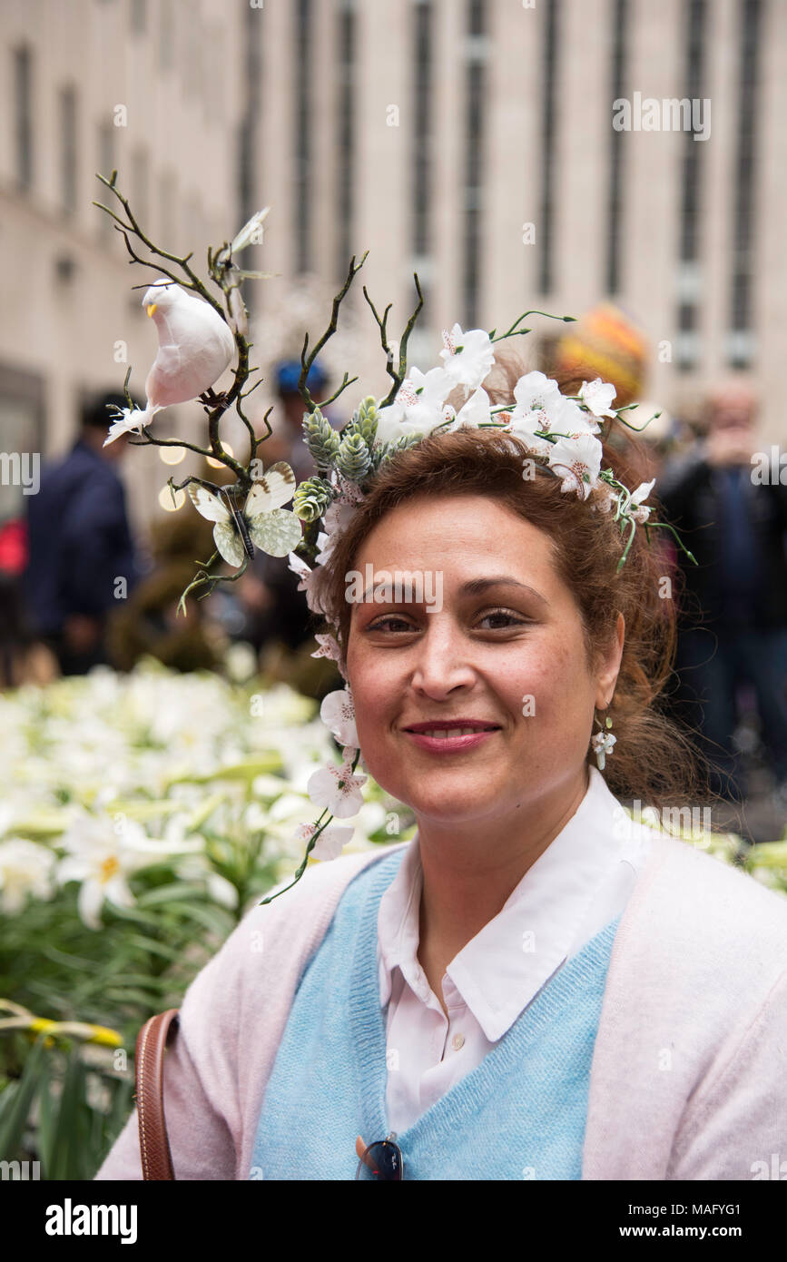 New York, NY, USA - 2018/04/01 : New York City Easter Bonnet Parade sur la 5e Avenue à Manhattan Banque D'Images