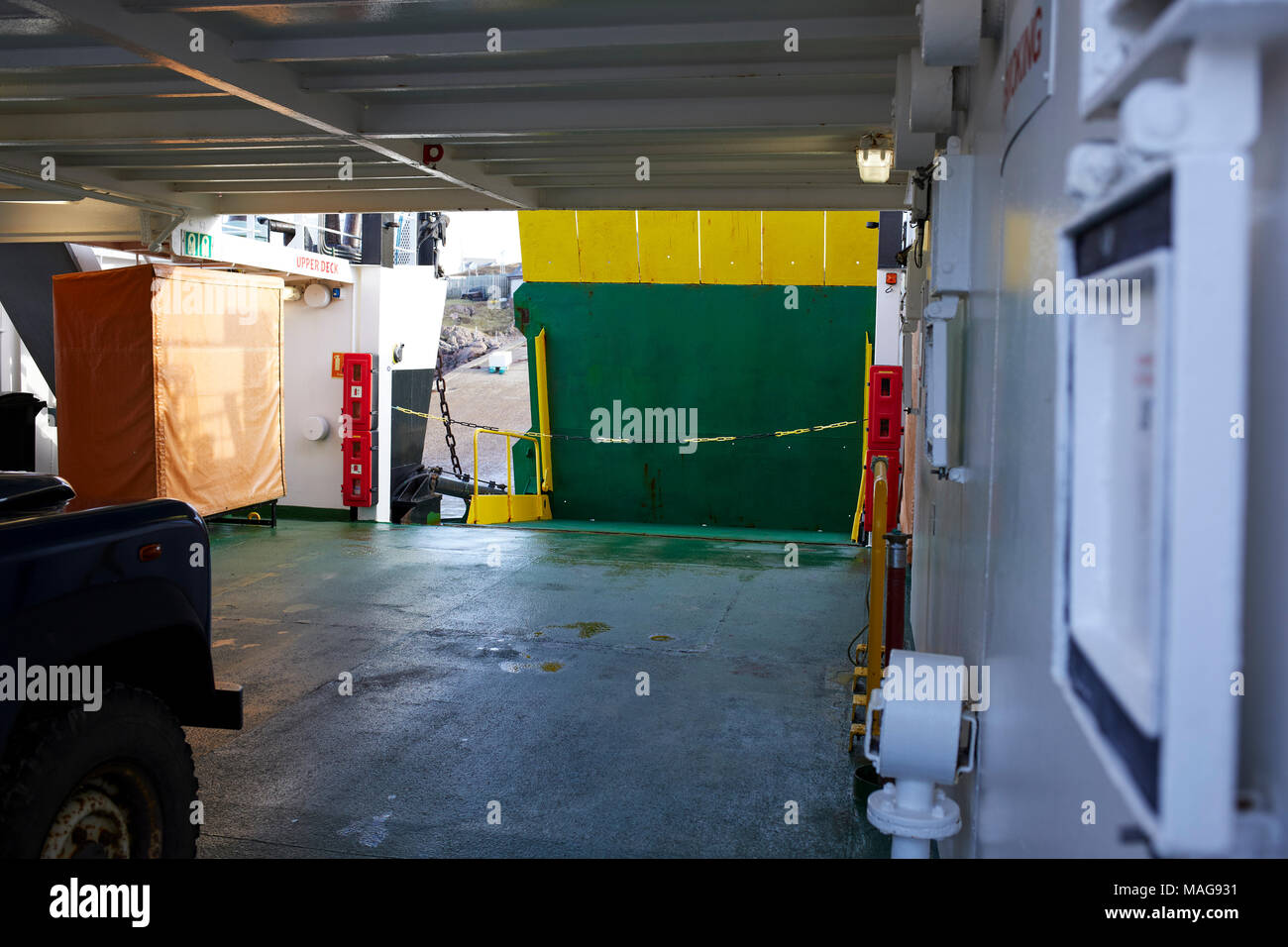 La descente de rampe de déchargement sur ferry à Fionnphort sur Mull Banque D'Images