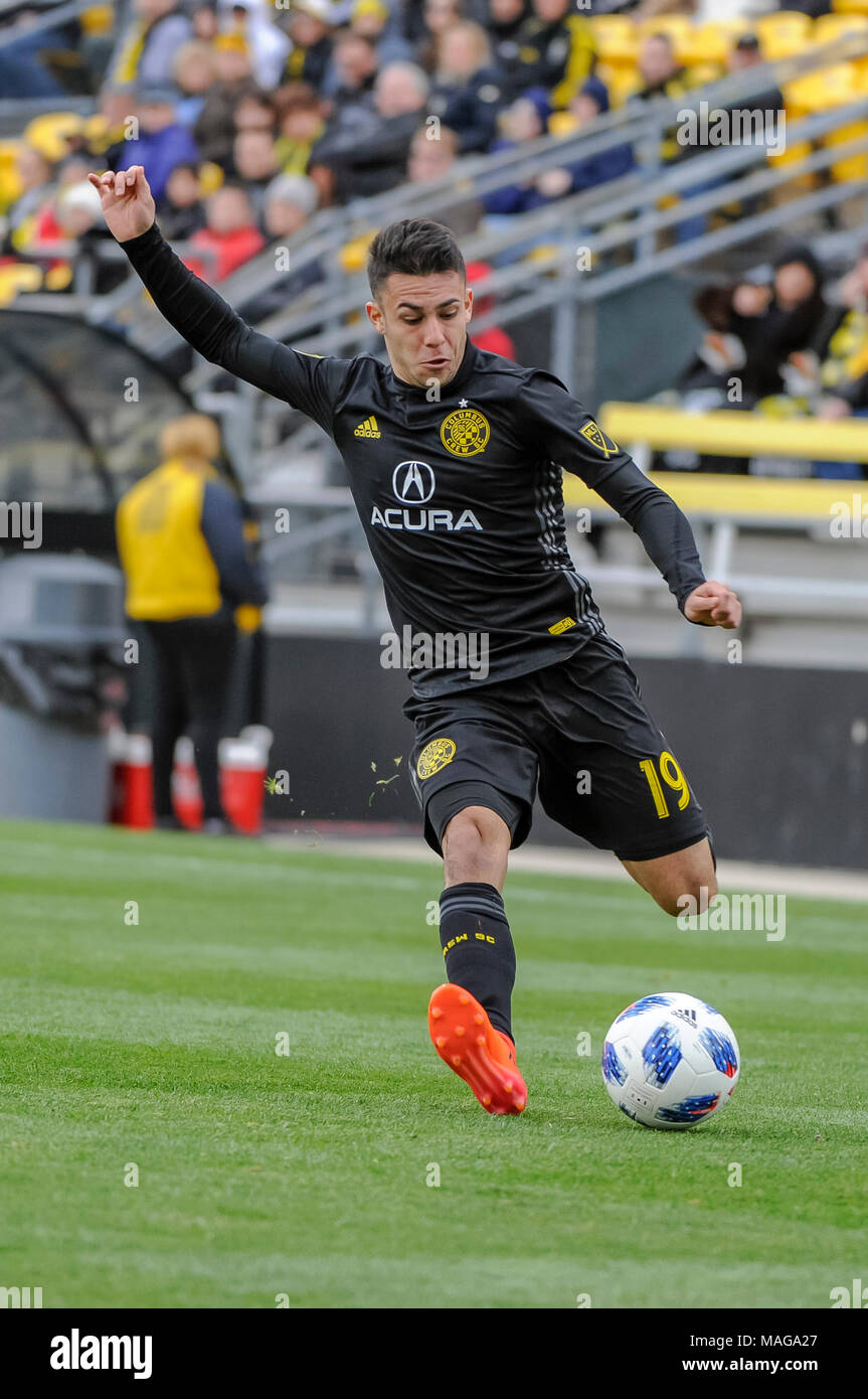 Columbus Crew SC defender Milton Valenzuela (19) centre la balle dans le match entre Vancouver Whitecaps FC et Columbus Crew Stadium, MAPFRE à SC à Columbus OH. Samedi, 31 mars 2018. Note - Columbus Crew SC 1 - 2 Vancouver Whitecaps FC.Mandatory Crédit photo : Dorn Byg/CSM Banque D'Images