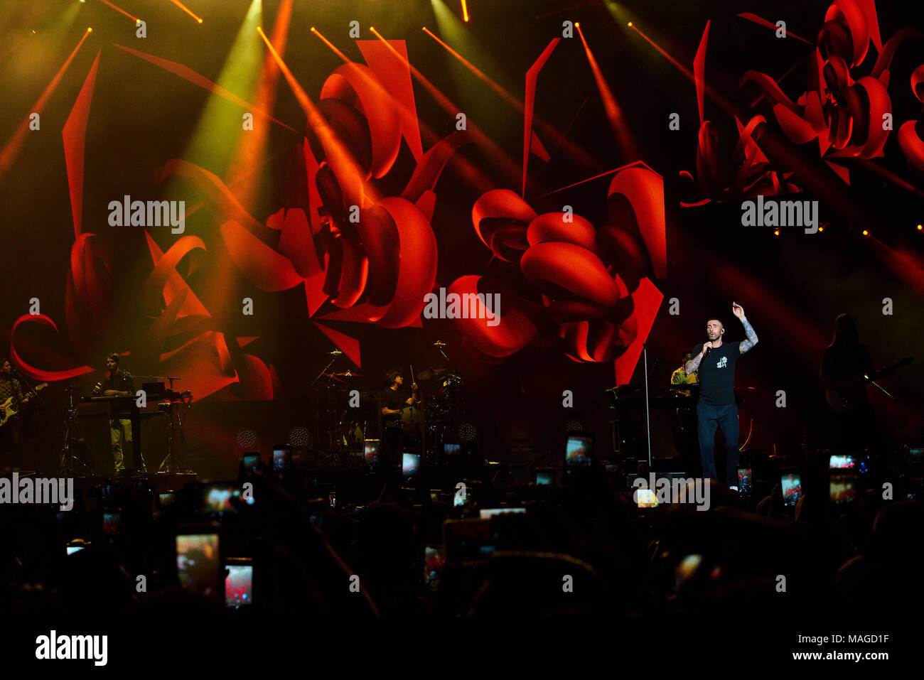 San Antonio, TX, USA. 1er avril 2018, Maroon 5 joue un concert au Festival de Musique de la finale quatre de NCAA à San Antonio, USA Crédit : Jon-Paul Jones/Alamy Live News Banque D'Images