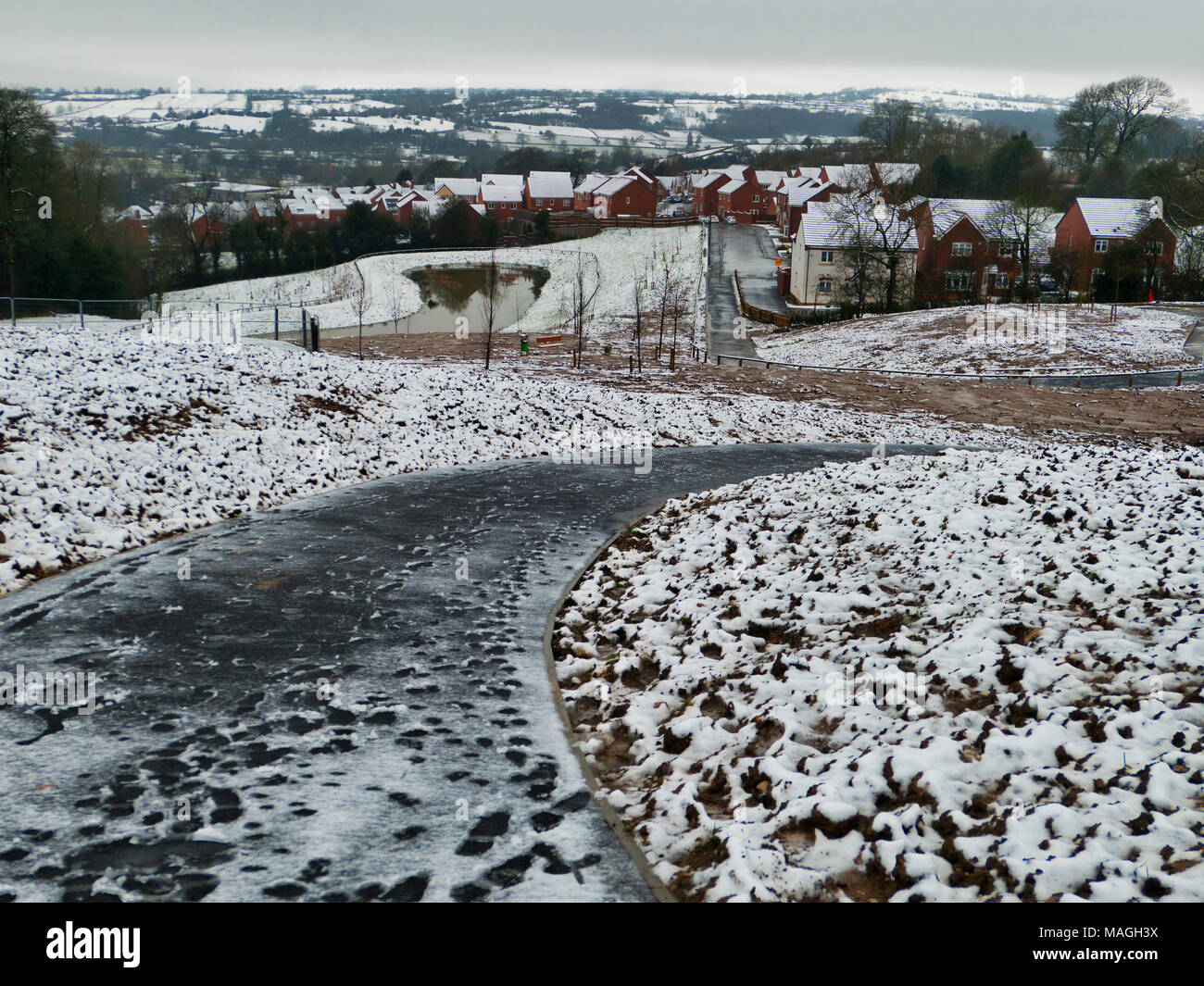 Ashbourne, Derbyshire. 2ème apr 2018. Météo France : 1' de la neige fond rapidement matin causant des inondations sur Easter Bank Holiday lundi à Ashbourne, dans le Derbyshire De : Doug Blane/Alamy Live News Banque D'Images