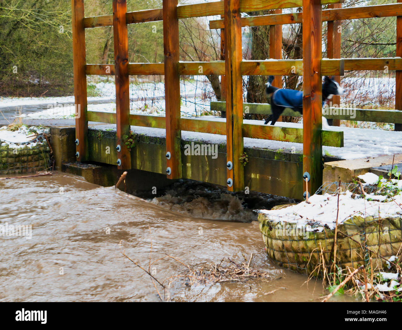 Ashbourne, Derbyshire. 2ème apr 2018. Météo France : 1' de la neige fond rapidement matin causant des inondations sur Easter Bank Holiday lundi à Ashbourne, dans le Derbyshire De : Doug Blane/Alamy Live News Banque D'Images