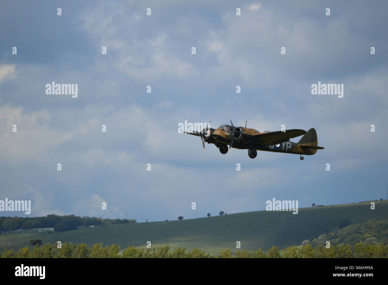2015 au 75e anniversaire de la bataille d'Angleterre à Goodwood et le dernier battant de bombardiers Bristol Blenheim n un défilé. Banque D'Images