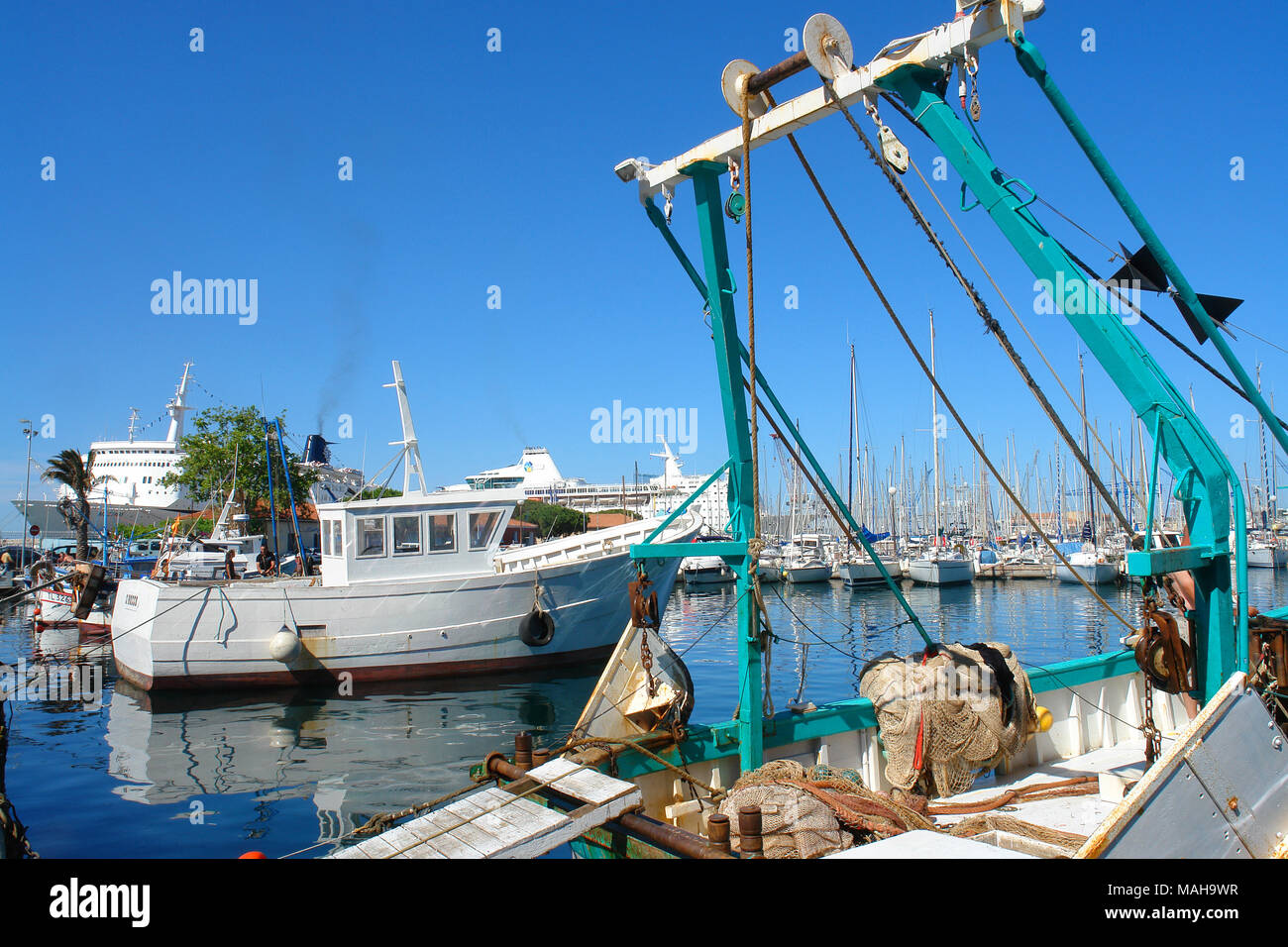 Les bateaux de pêche de la Méditerranée au port de Toulon Banque D'Images