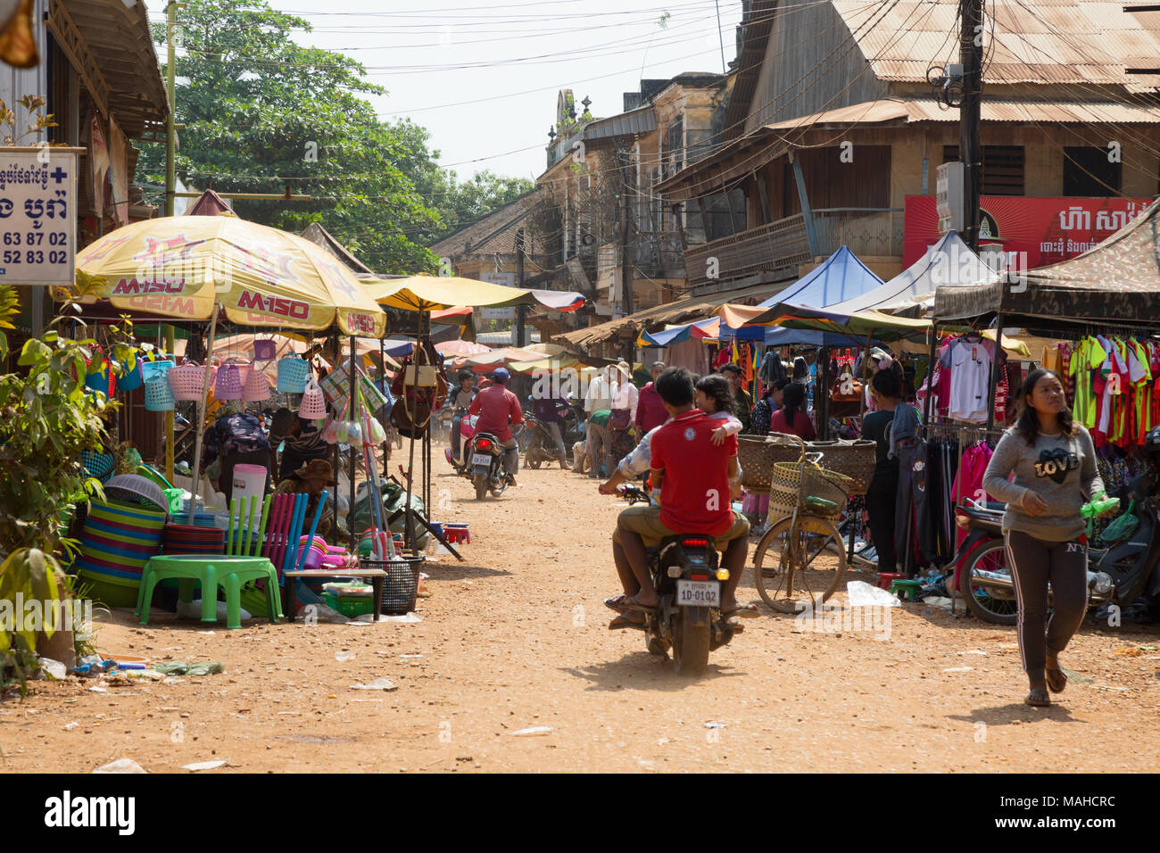 Marché de l'Asie - Scène de rue à Chhlong village market, Kampong Thom, Cambodge SAsia Banque D'Images