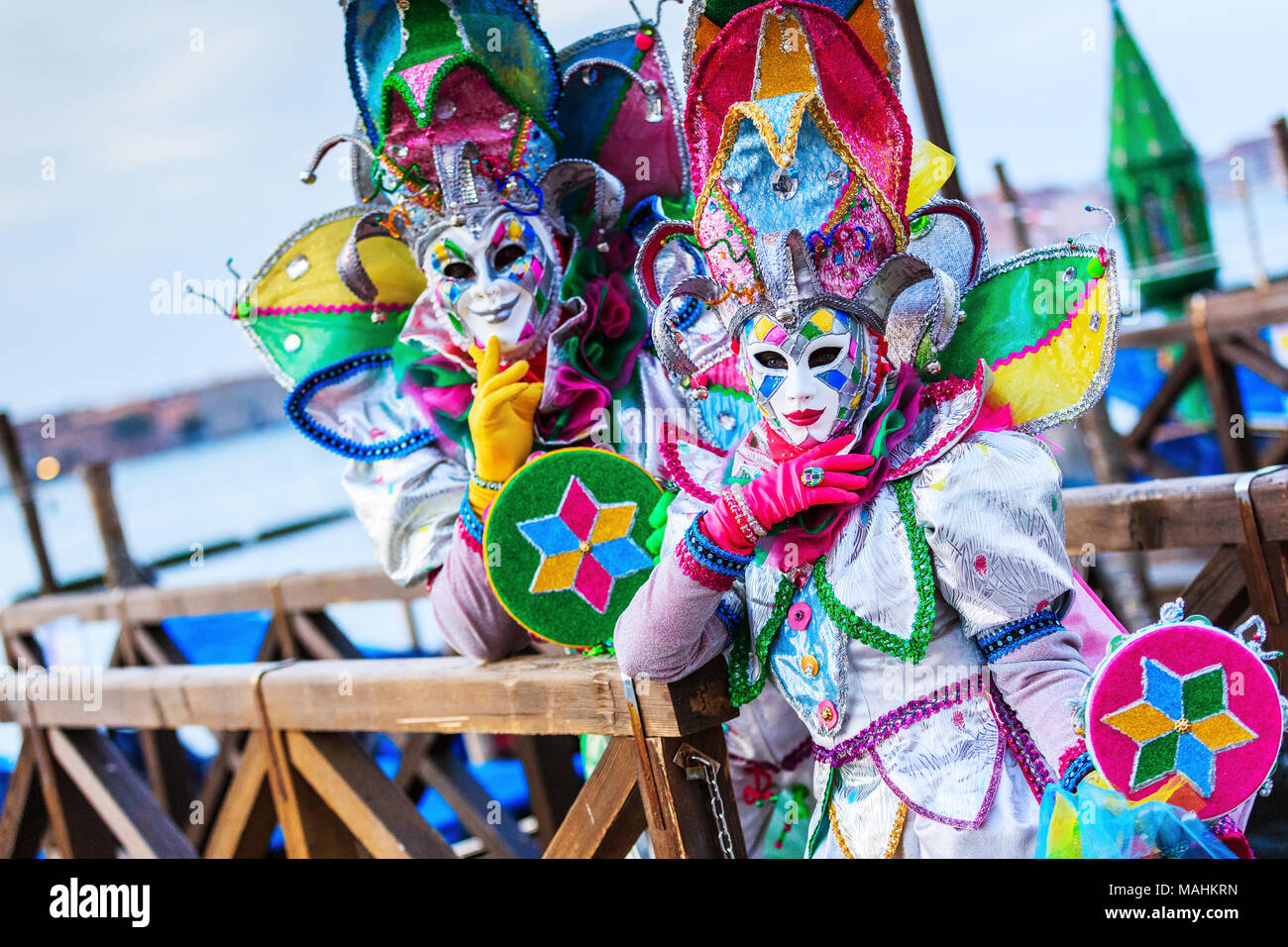 Venise, Italie. Carnaval de Venise, masques de beauté à la place Saint Marc. Banque D'Images