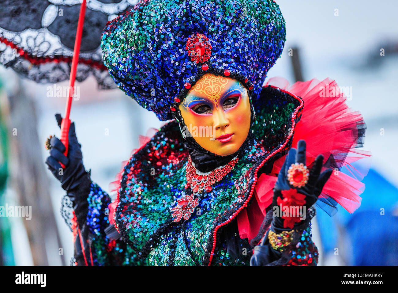 Venise, Italie. Carnaval de Venise, beau masque à la place Saint Marc. Banque D'Images