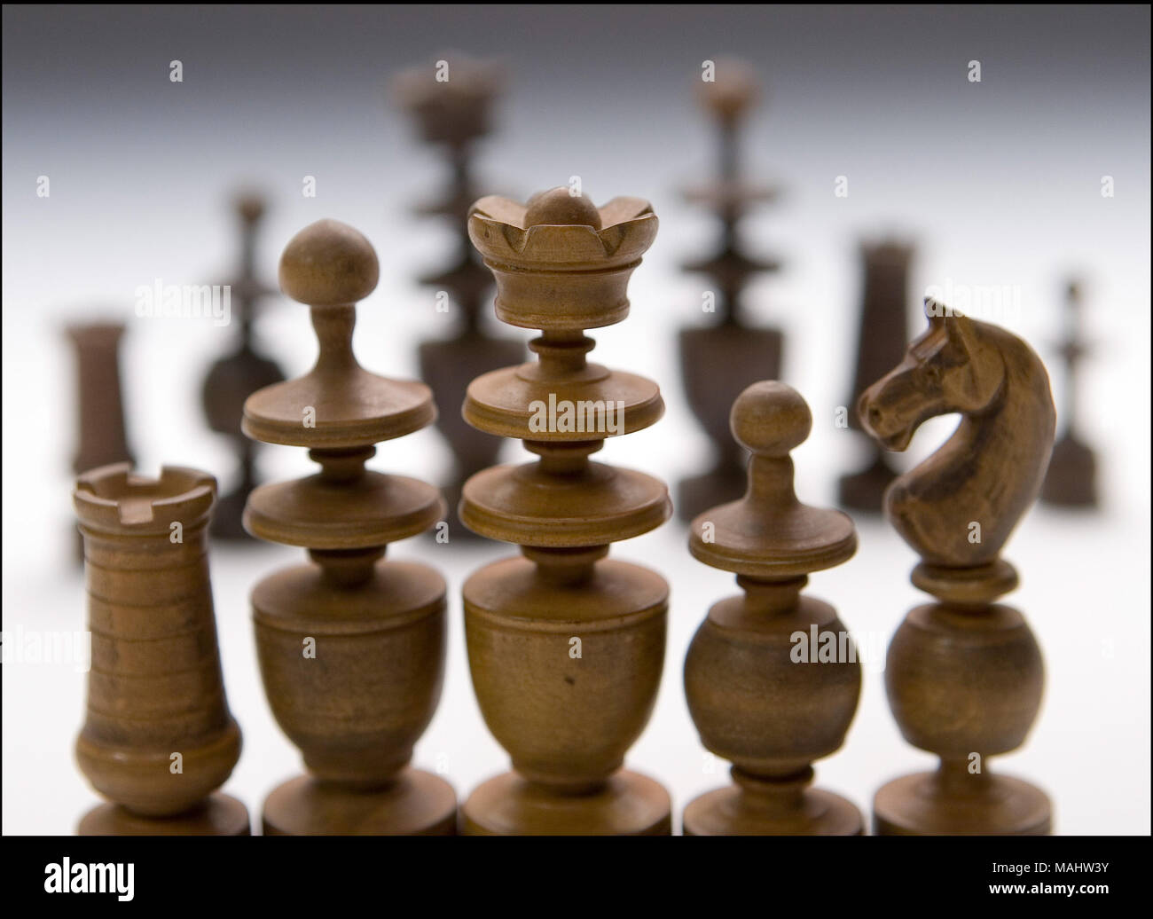 Ce jeu incomplet des pièces d'échecs ont appartenu à John F. Juge Long, et est celui qu'il utilisait en jouant aux échecs avec Ulysses S. Grant. John F. Long était un ami proche de U. S. Grant et servi comme Grant's Saint Louis agent pendant la présidence de subvention. Titre : Ensemble de pièces d'Échecs administré par le juge John F. Long . après 1840. Banque D'Images