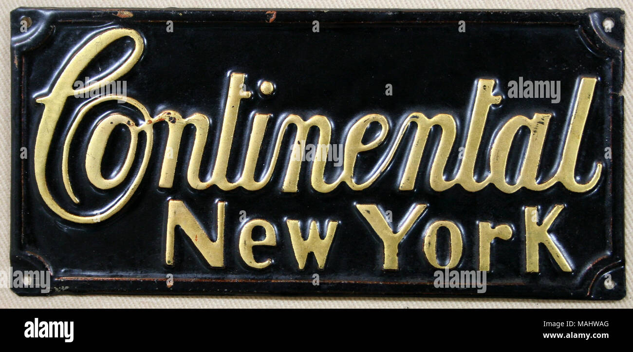 Feu d'étain pressé pour la marque Continental Insurance Company à New York, New York montrant le nom de l'entreprise en lettres d'or sur fond noir Titre : Fire point pour la compagnie d'assurance à New York, New York . après 1853. Banque D'Images