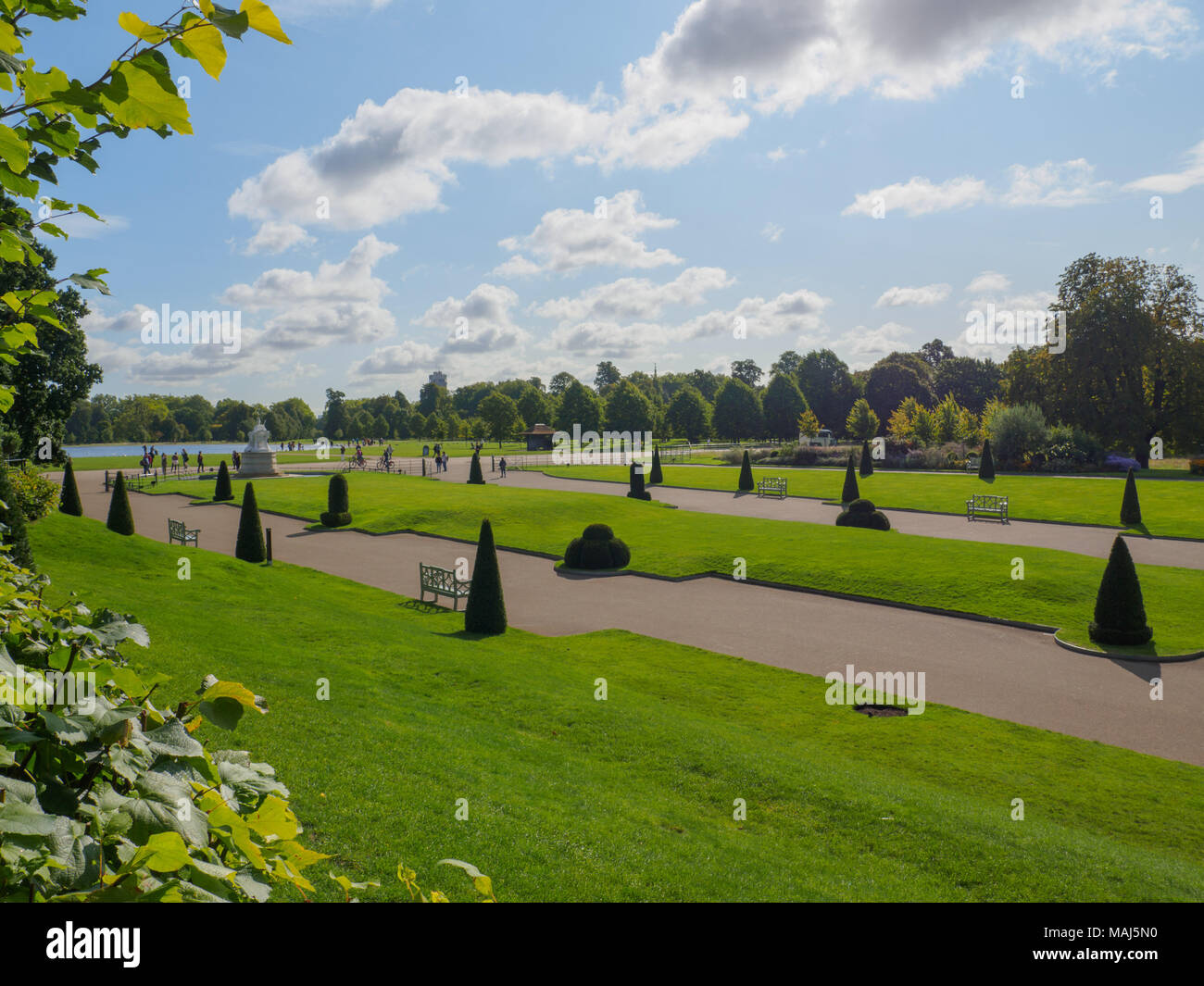 Londres, Royaume-Uni - 12 septembre 2017 : vue sur les jardins de Kensington à Londres, Royaume Uni sur une journée ensoleillée. Banque D'Images