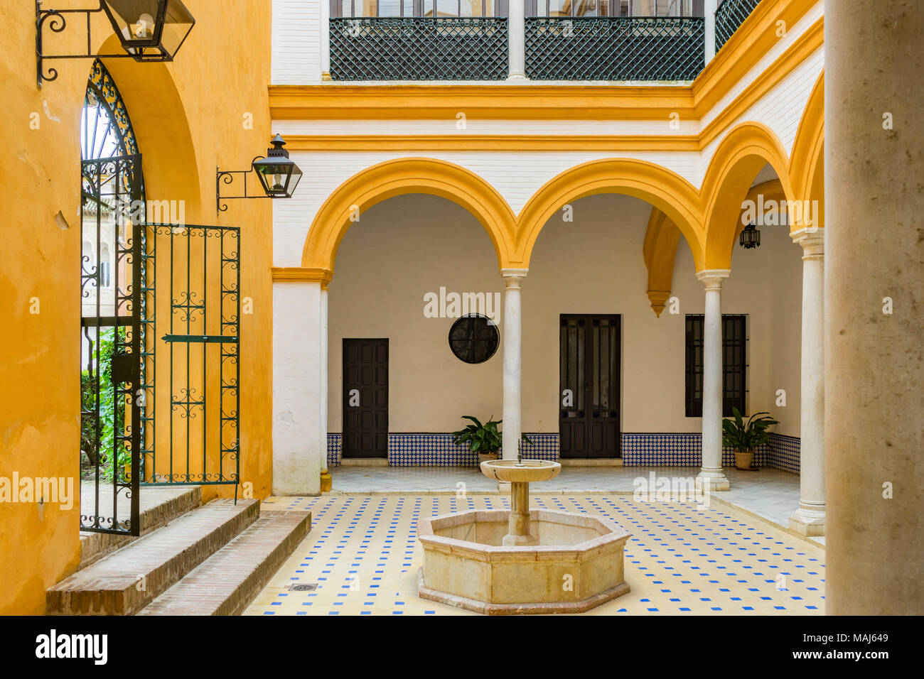 À l'intérieur de l'Alcázar de Séville (Reales Alcázares de Séville) un palais royal de style mudéjar dans le centre de la ville espagnole de Séville, Espagne, Adalusia Banque D'Images
