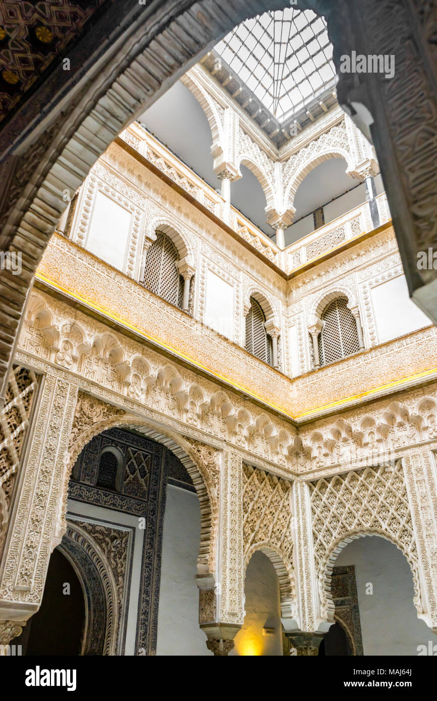 À l'intérieur de l'Alcázar de Séville (Reales Alcázares de Séville) un palais royal de style mudéjar dans le centre de la ville espagnole de Séville, Espagne, Adalusia Banque D'Images