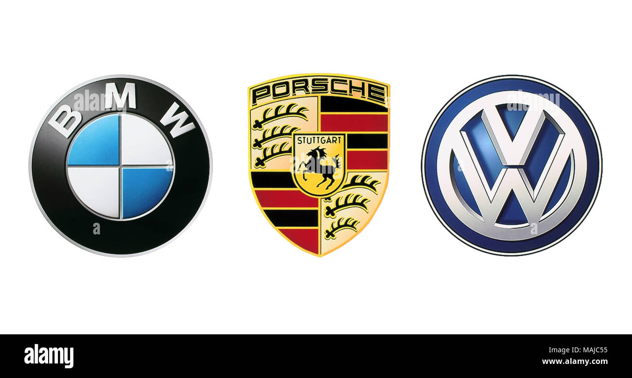 Kiev, Ukraine - 09 novembre 2017 : Collection de voiture logos imprimés sur papier blanc : Volkswagen, BMW et Porsche Banque D'Images