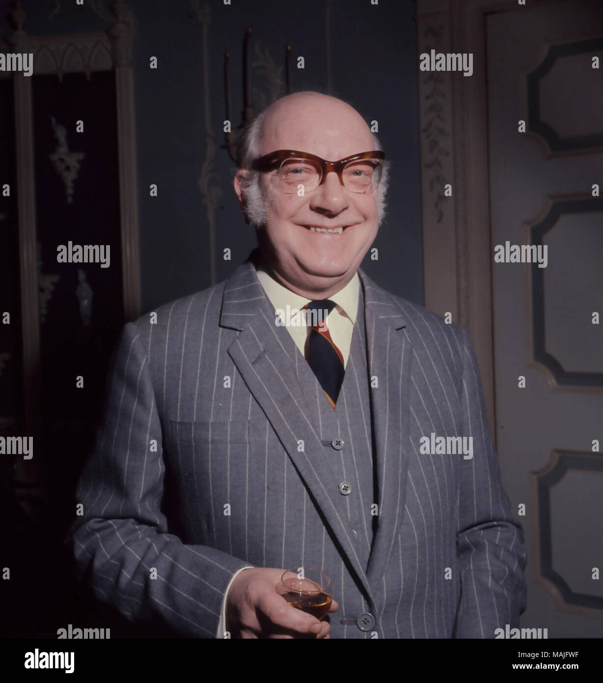 ARTHUR LOWE (1915-1982) l'acteur anglais sur 1975 Banque D'Images