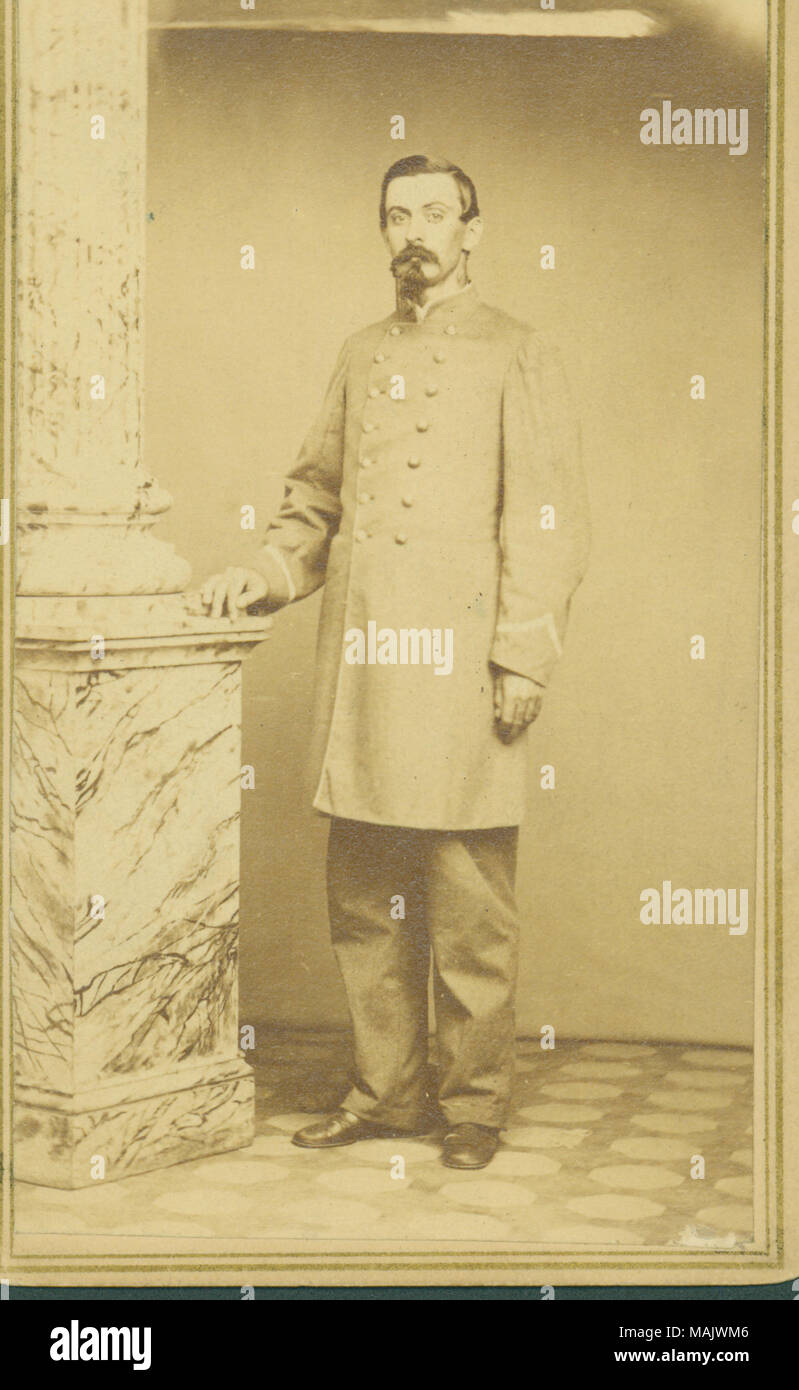 Portrait en pied d'un homme en uniforme. Deux cent stamp au verso. 'R B K 21 Oct 1862" (écrit sur stamp). Titre : Soldat confédéré (non identifié). . 1862. R.B. Kice, Richmond Banque D'Images