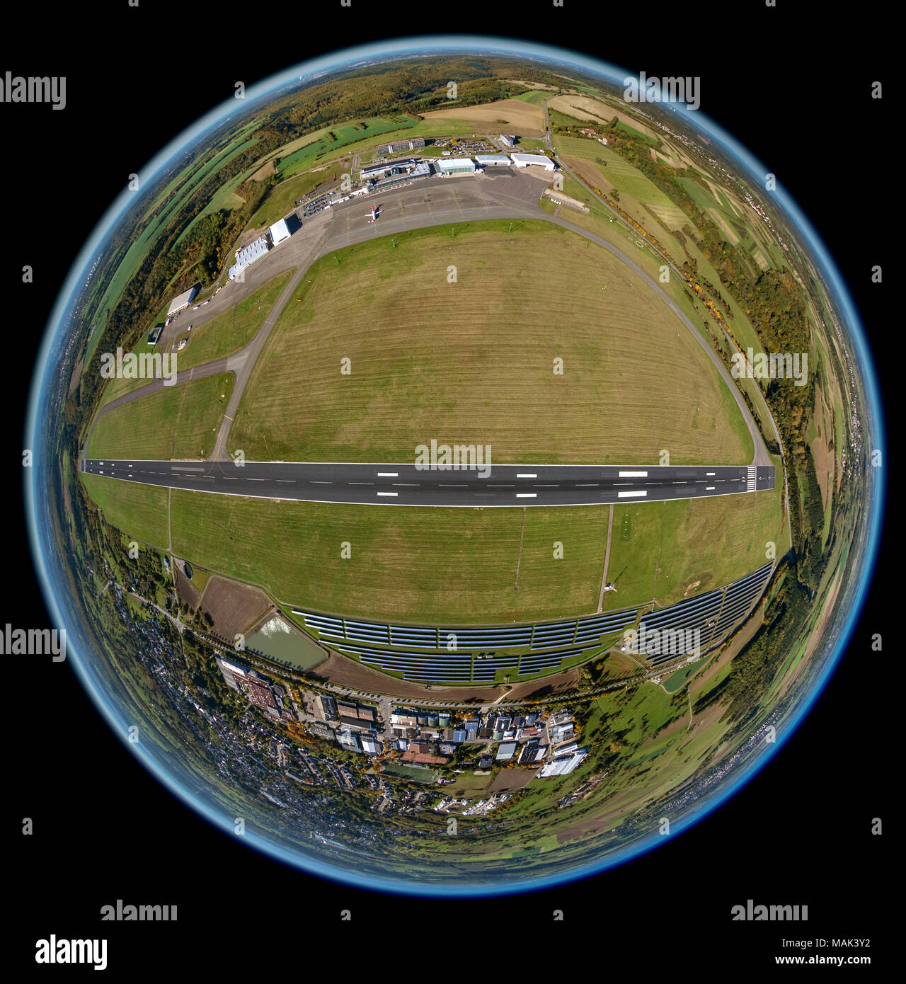 Photographie aérienne, l'aéroport de Saarbrücken-Ensheim fischsee, photo, fisheye, Saarbrücken airport, airport, Piste, piste, Sarrebruck, Sarre, Germa Banque D'Images