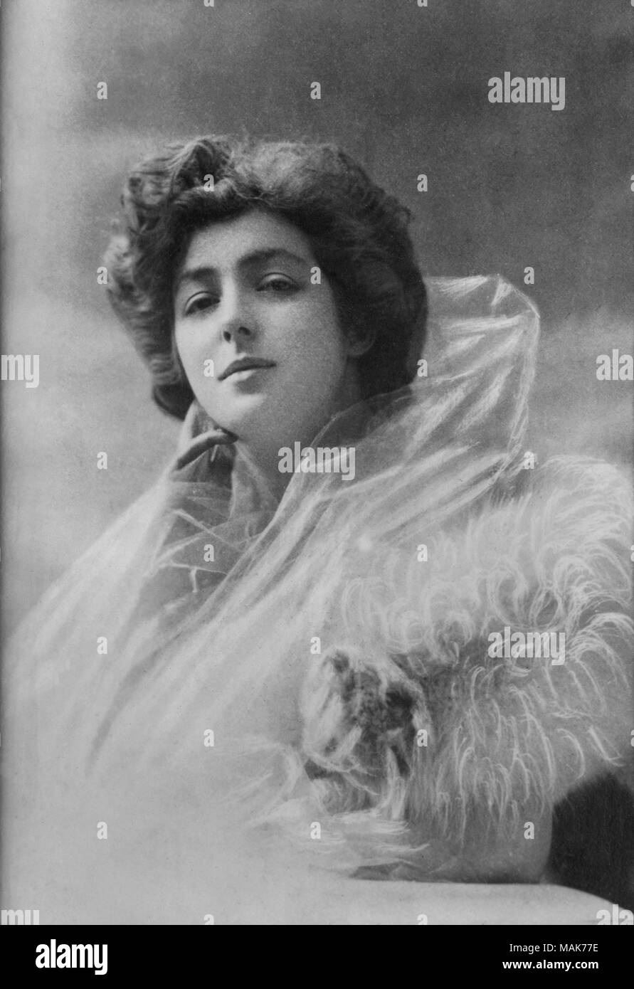 Portrait de l'artiste français Marthe Regnier ( 1880 - 1967 ) - photographie par Anonyme Banque D'Images