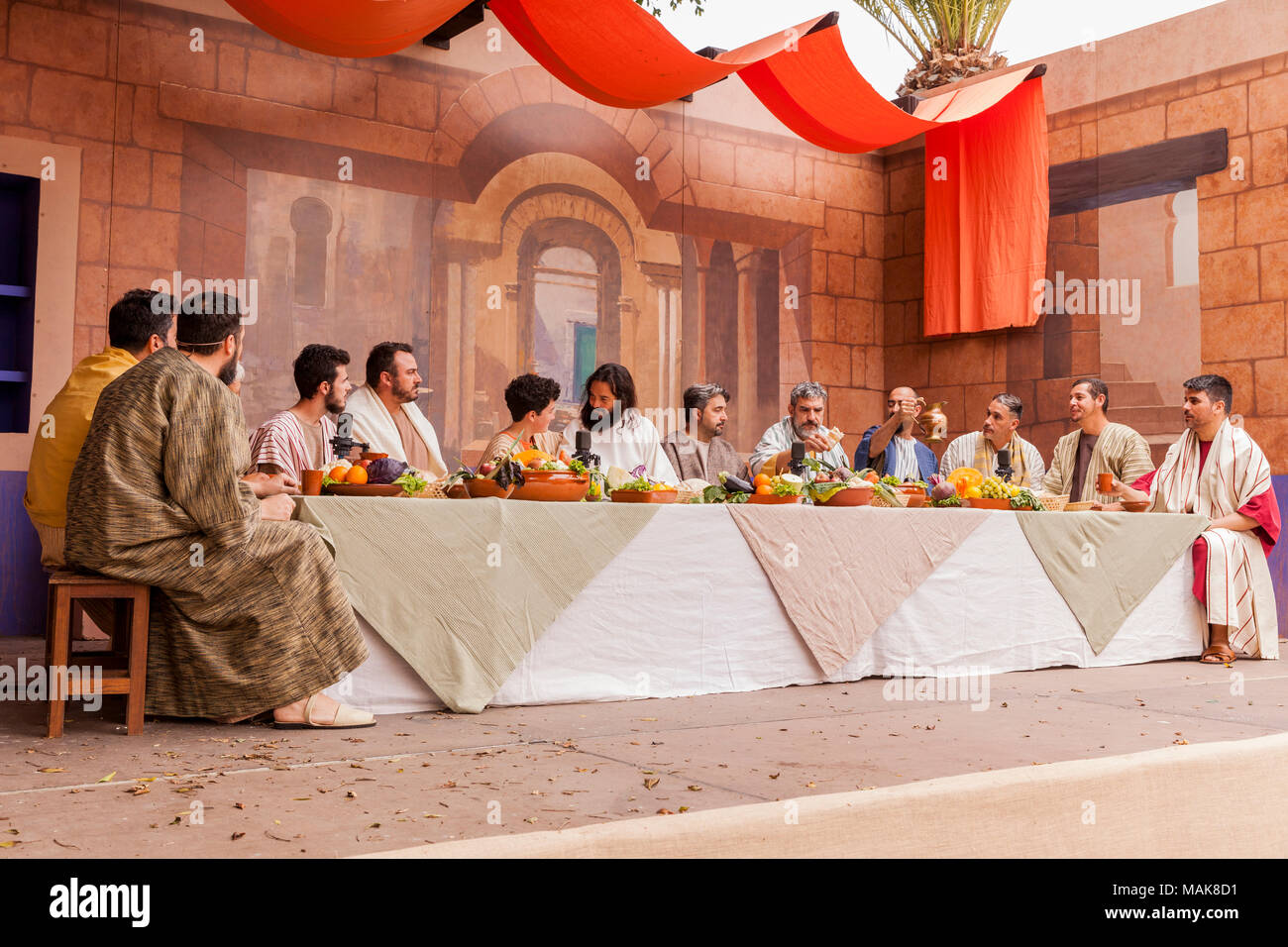 Dernier repas à la scène scène Vendredi Saint Passion Play dans la Calle Grande, Adeje, Tenerife, Canaries, Espagne Banque D'Images