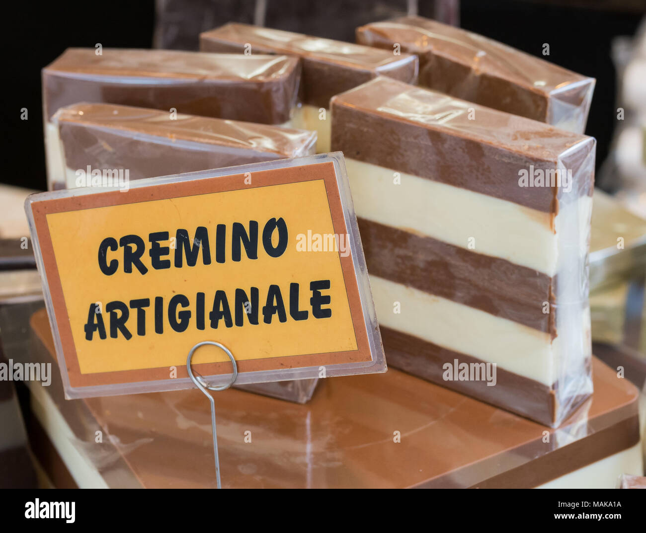 Blocs de doux Cremino : Chocolat Gianduja avec typiquement italien. 'Handmade cremino' Banque D'Images