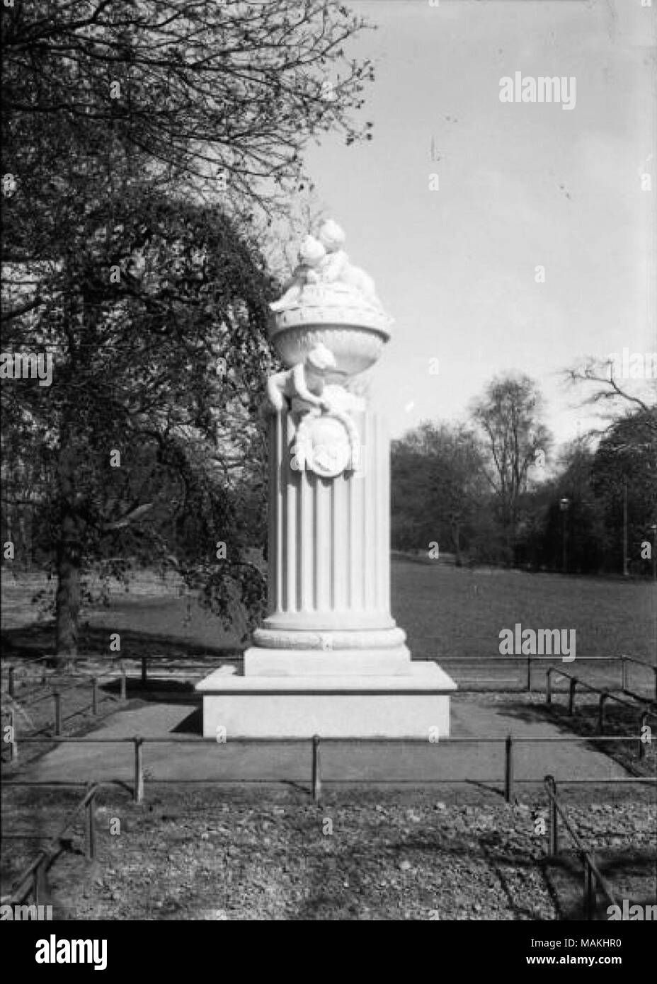 . Deutsch : Nachbildung des Gellert-Denkmals von Adam Friedrich Oeser à Leipzig . 1910. Atelier Hermann Walter Bernhard M + +ller (* 1860 ; 930) Karl Walter (* 1877 ; du 1 er octobre 1940) Banque D'Images