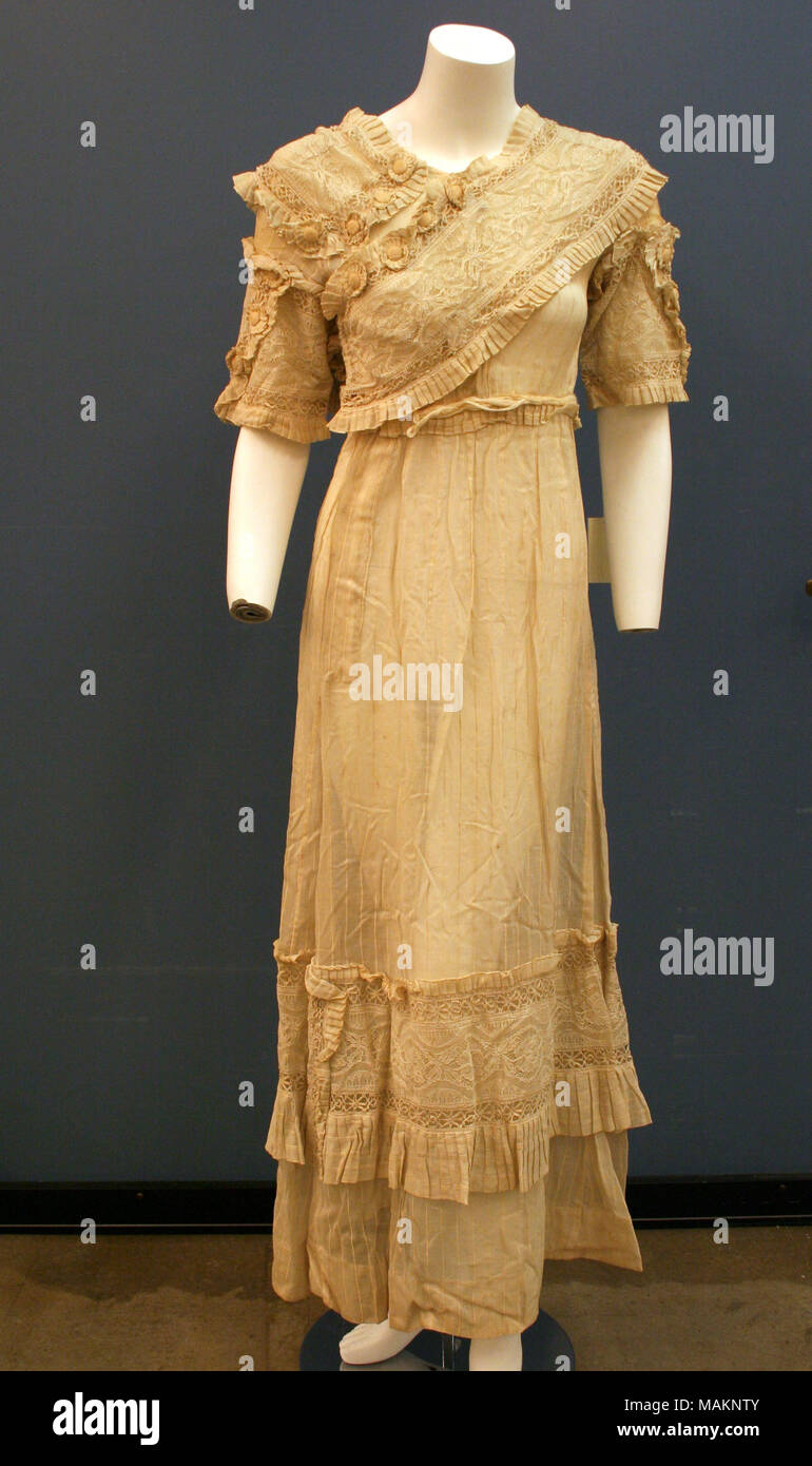 robe 1900 dentelle