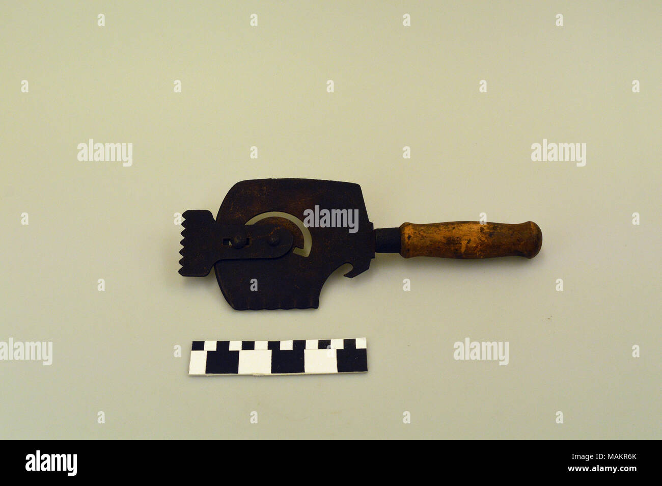 Mettre en œuvre culinaires multi-usage fabriqués par le Norvell-Shapleigh Co. sous la marque de coutellerie Bridge Co., ca. 1916. Titre : Mise en Œuvre culinaire faite par le Norvell-Shapleigh Co. . vers 1916. Norvell-Shapleigh entreprise de matériel Banque D'Images