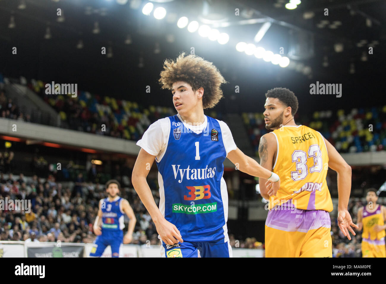 Boîte de cuivre Arena, Londres, 2 avril 2018. Les Lions de Londres ont joué un match amical international contre LKL lituanien Vytautas Prienu côté BC. Naissance nous LiAngelo Lamelo frères et Ball, fils de Lavar Ball, en ce moment jouer pour la partie lituanienne. LaMelo Ball. BC Vytautas Prienu win 127 - 110. Les Lions sont Londres Londres est qu'équipe professionnelle de basket-ball et jouer dans la British Basketball League (BBL). copyright Carol Moir/Alamy Live News. Banque D'Images