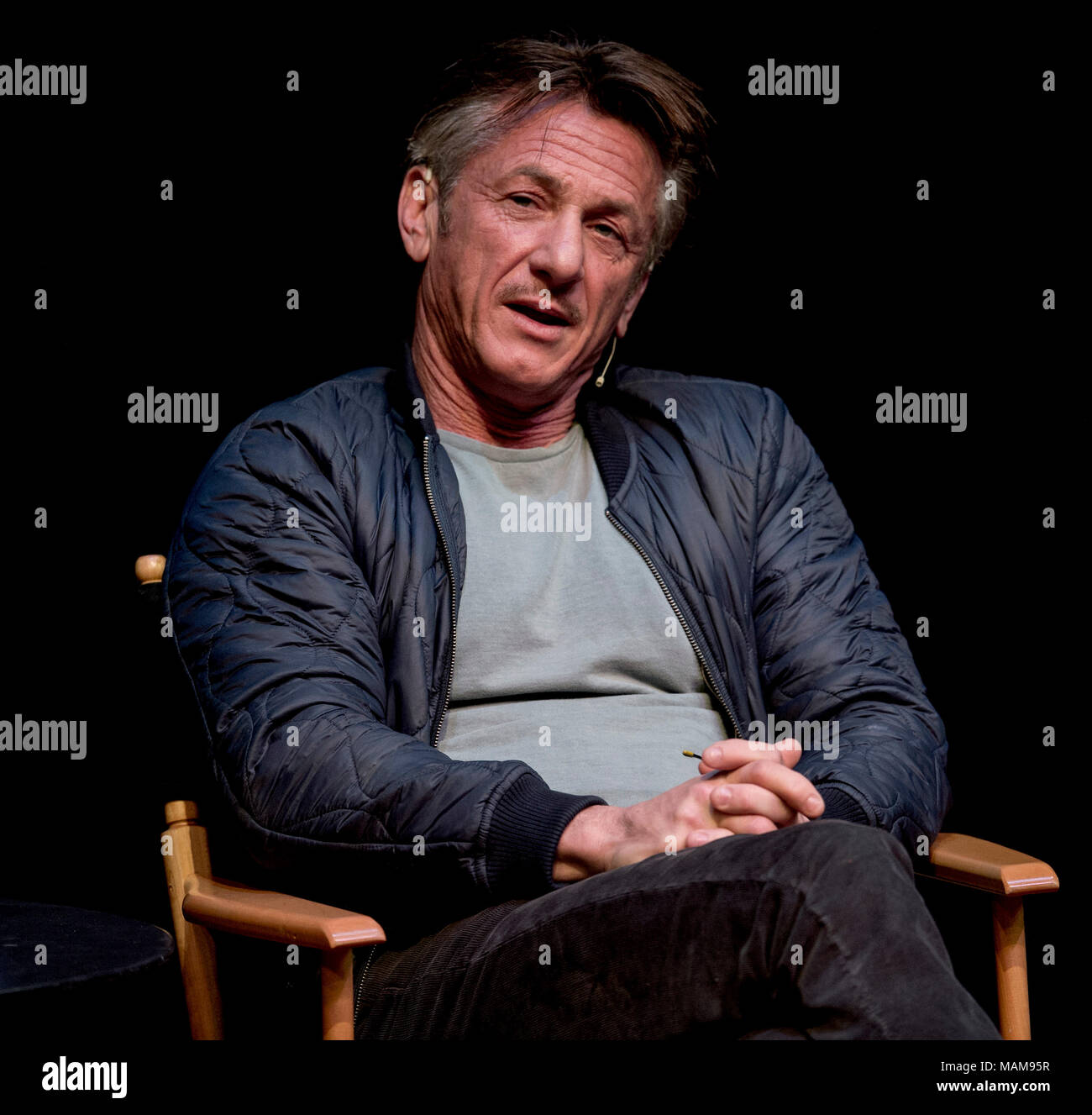 03 avril, 2018 - Santa Monica, Californie, États-Unis - Sean Penn parle de son premier roman, 'Bob le miel qui n Stuff', lors d'un événement de Los Angeles parle.(Image Crédit : © Brian Cahn via Zuma sur le fil) Banque D'Images