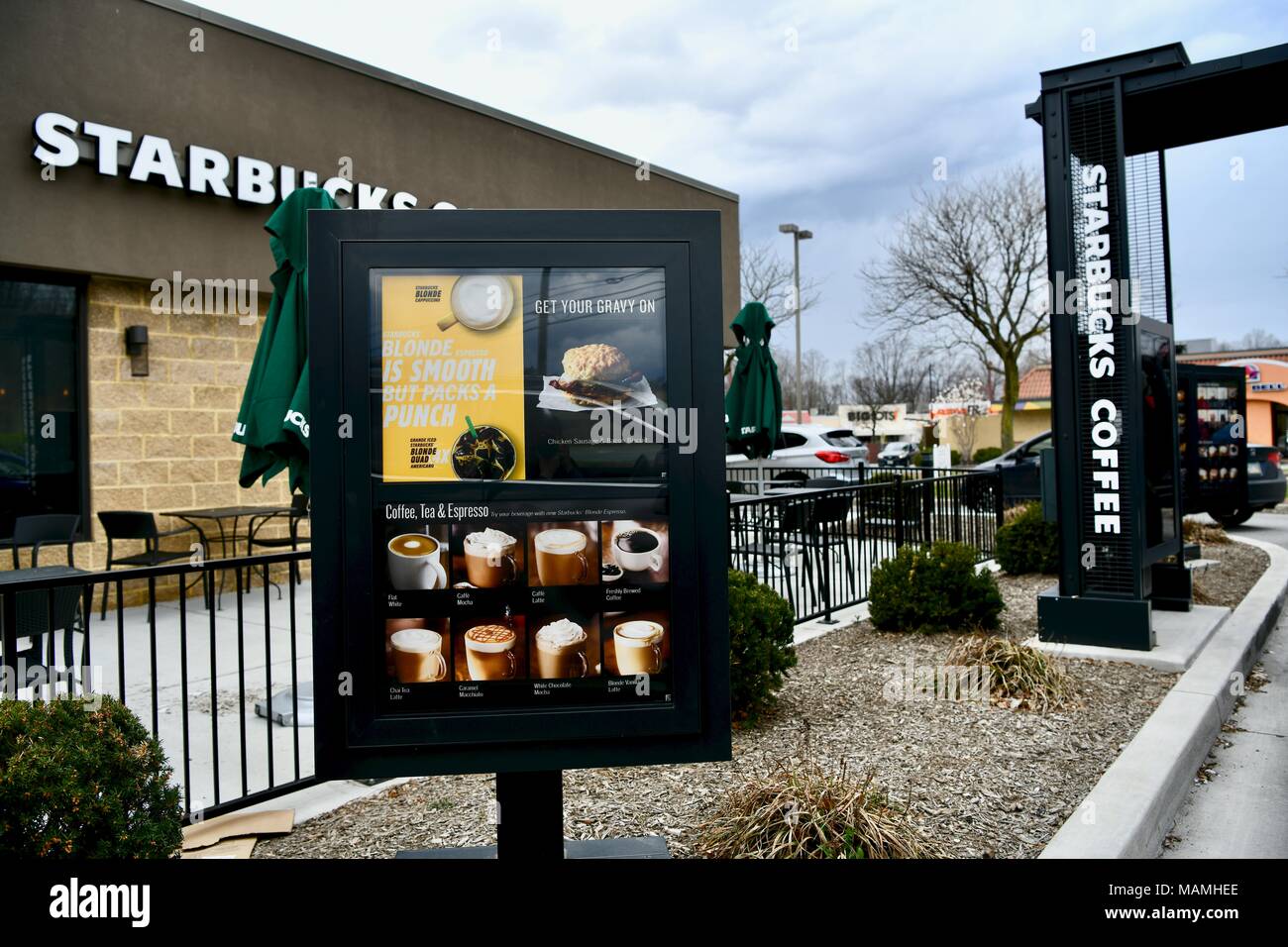 Café Starbucks drive thru, Maryland, USA Banque D'Images