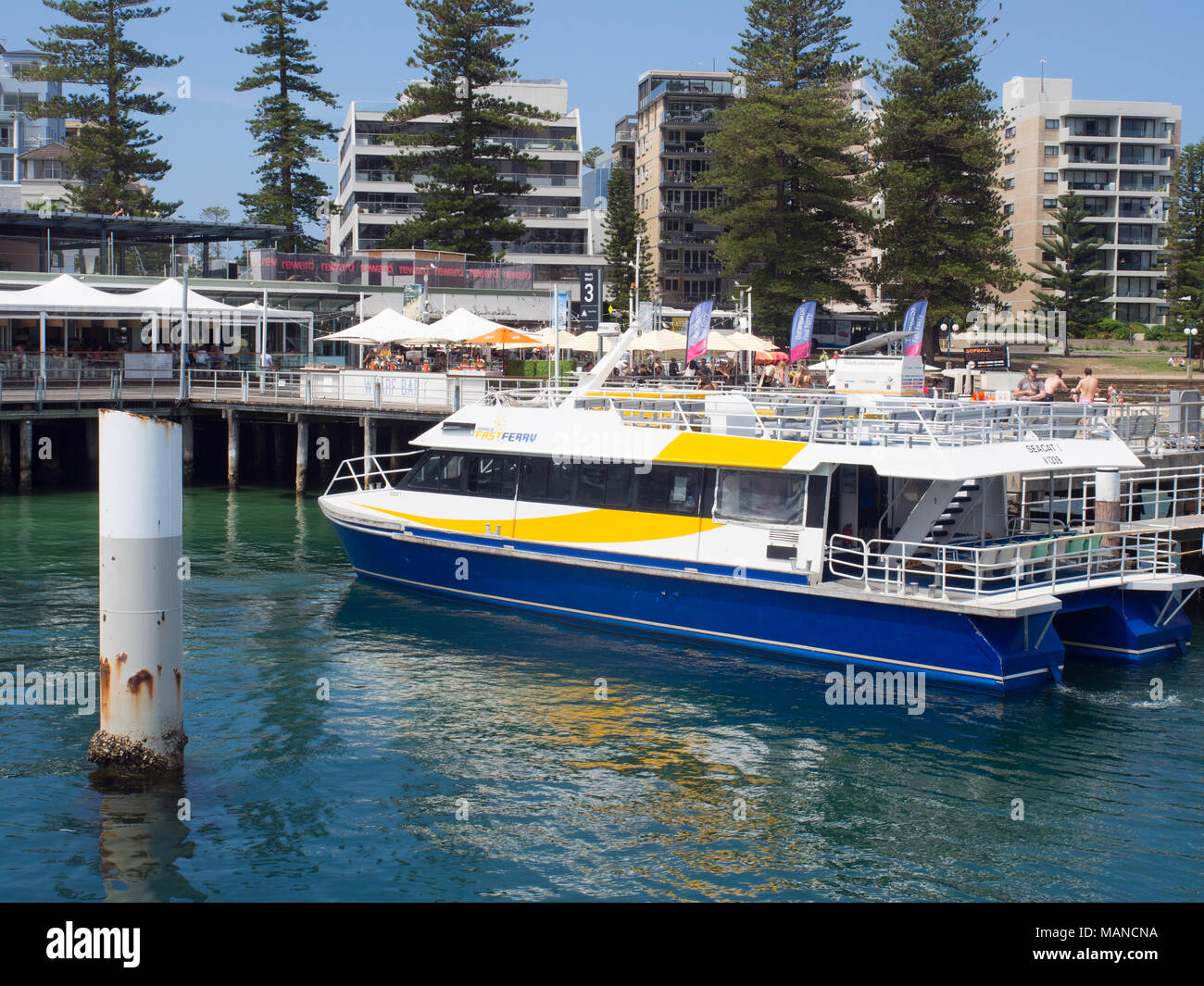 Fast Ferry pour Manly Banque D'Images