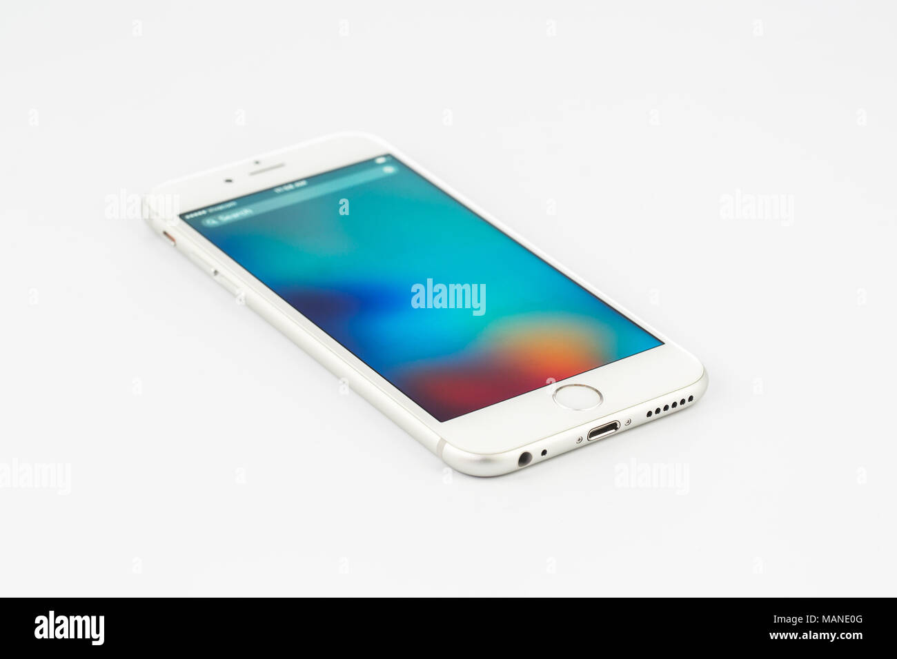 Varna, Bulgarie - 17 novembre 2015 : modèle de téléphone cellulaire iphone 6s a rétro-éclairé LCD IPS, 12 mégapixels, et d'iOS 9. Annoncé 2015, Septembre Banque D'Images