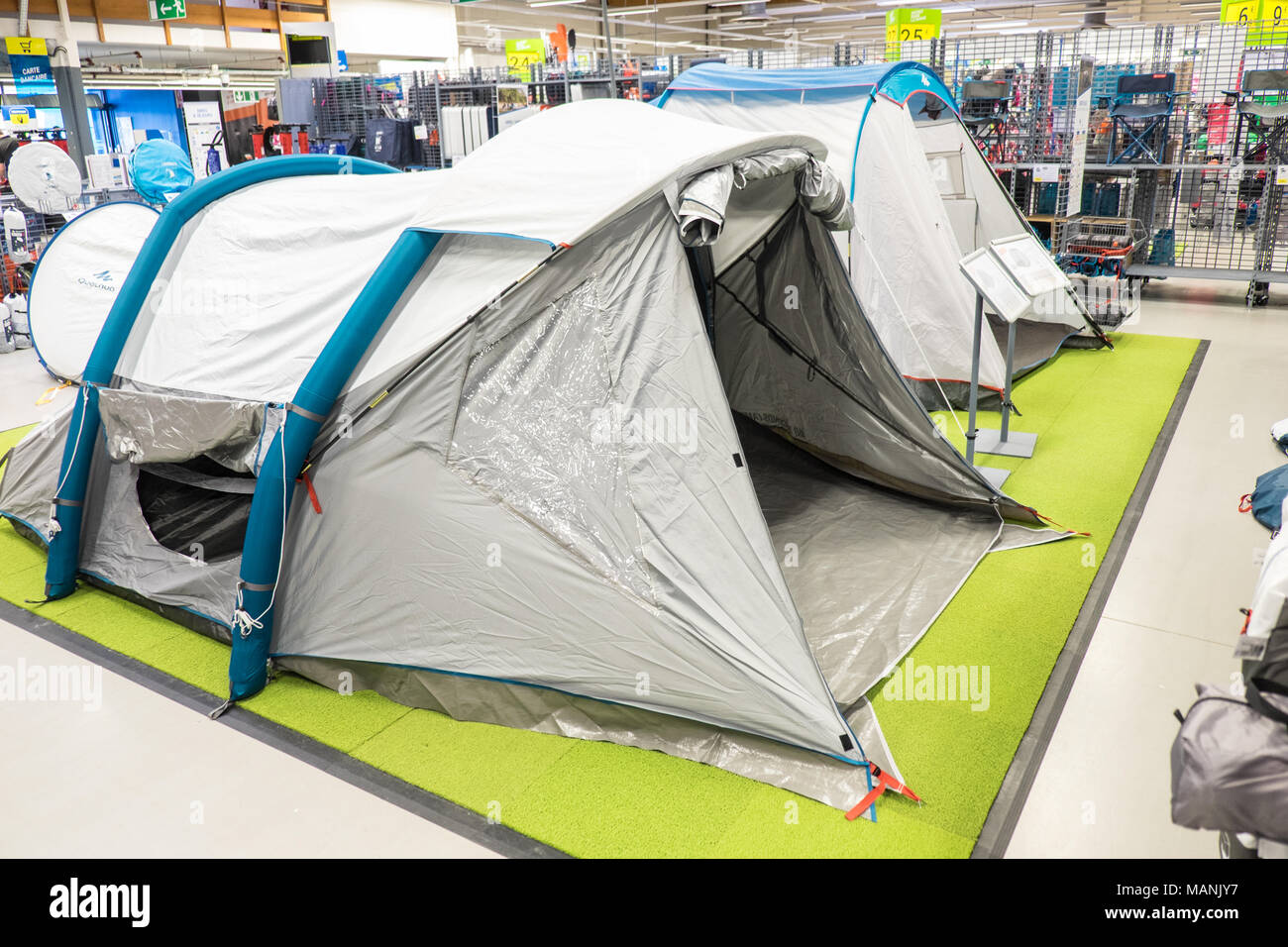 Decathlon Tent Banque D Image Et Photos Alamy