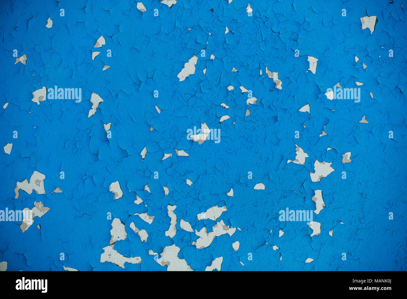 L'écaillage de la peinture sur mur seamless texture. Type de matériau rustique grunge bleu. Banque D'Images