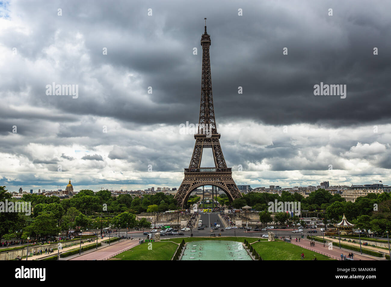 La Tour Eiffel à Paris, France. Vue panoramique. Banque D'Images