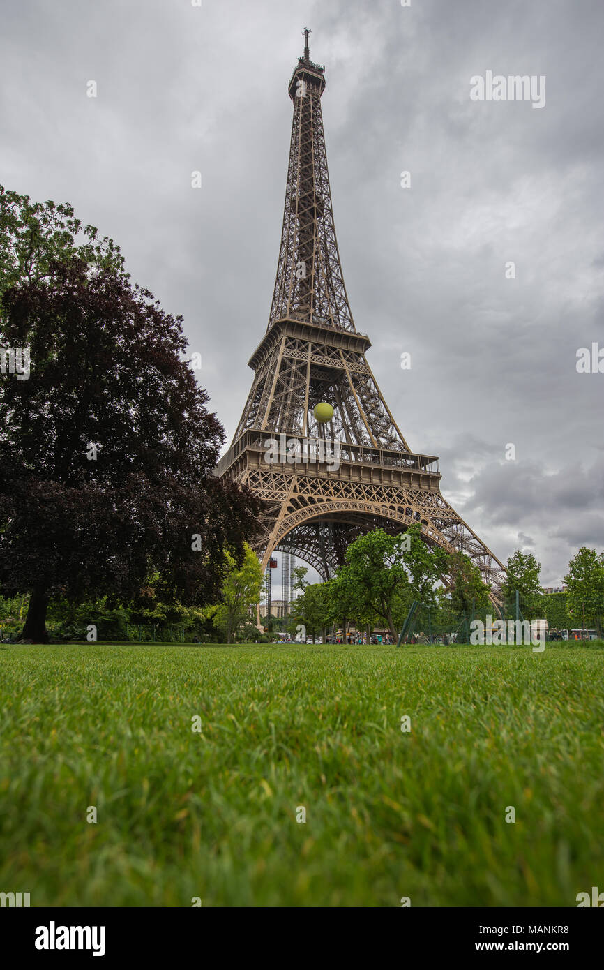 La Tour Eiffel à Paris, France. Banque D'Images