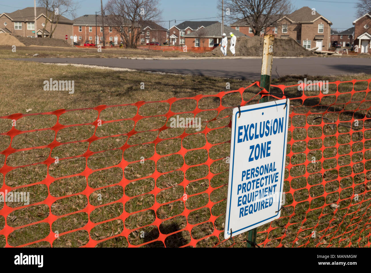 Detroit, Michigan - l'Agence de protection des sols contaminés au plomb supprime de Collins Park. La contamination a été découverte par un équipage j Banque D'Images