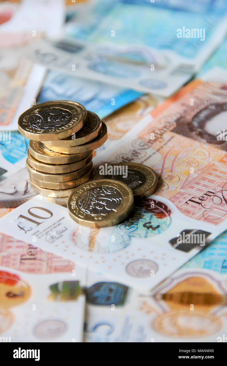 Sterling Service - nouveaux billets et pièces pour 2018. De nouvelles pièces de £1 et £5 et £10 pour 2018 monnaie notes Banque D'Images