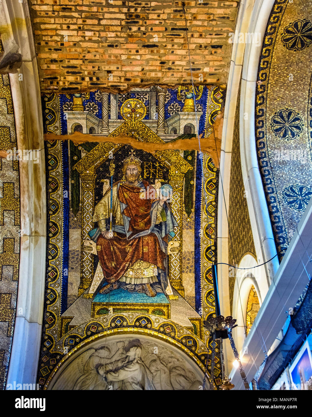 Berlin Breitscheidplatz. Kaiser Wilhelm Memorial Church, Détail mosaïque Kaiser-Wilhelm-Gedächtniskirche.spire endommagées par la guerre est maintenant une base Memorial Hall. Banque D'Images