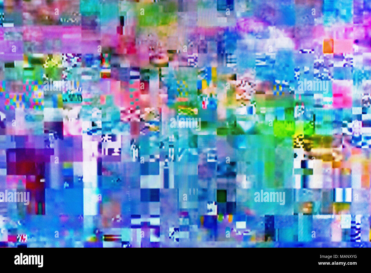 TV numérique avec écran de télévision sur glitch égaré des places, des effets statiques et le gel des problèmes lors de l'échec de diffusion Banque D'Images
