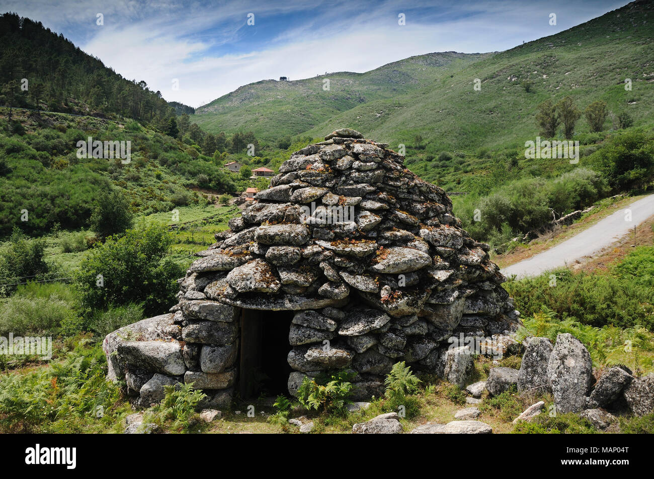 Shepherd's stone hut. Adrão, Serra da Peneda. Le parc national de Peneda Gerês, Portugal Banque D'Images