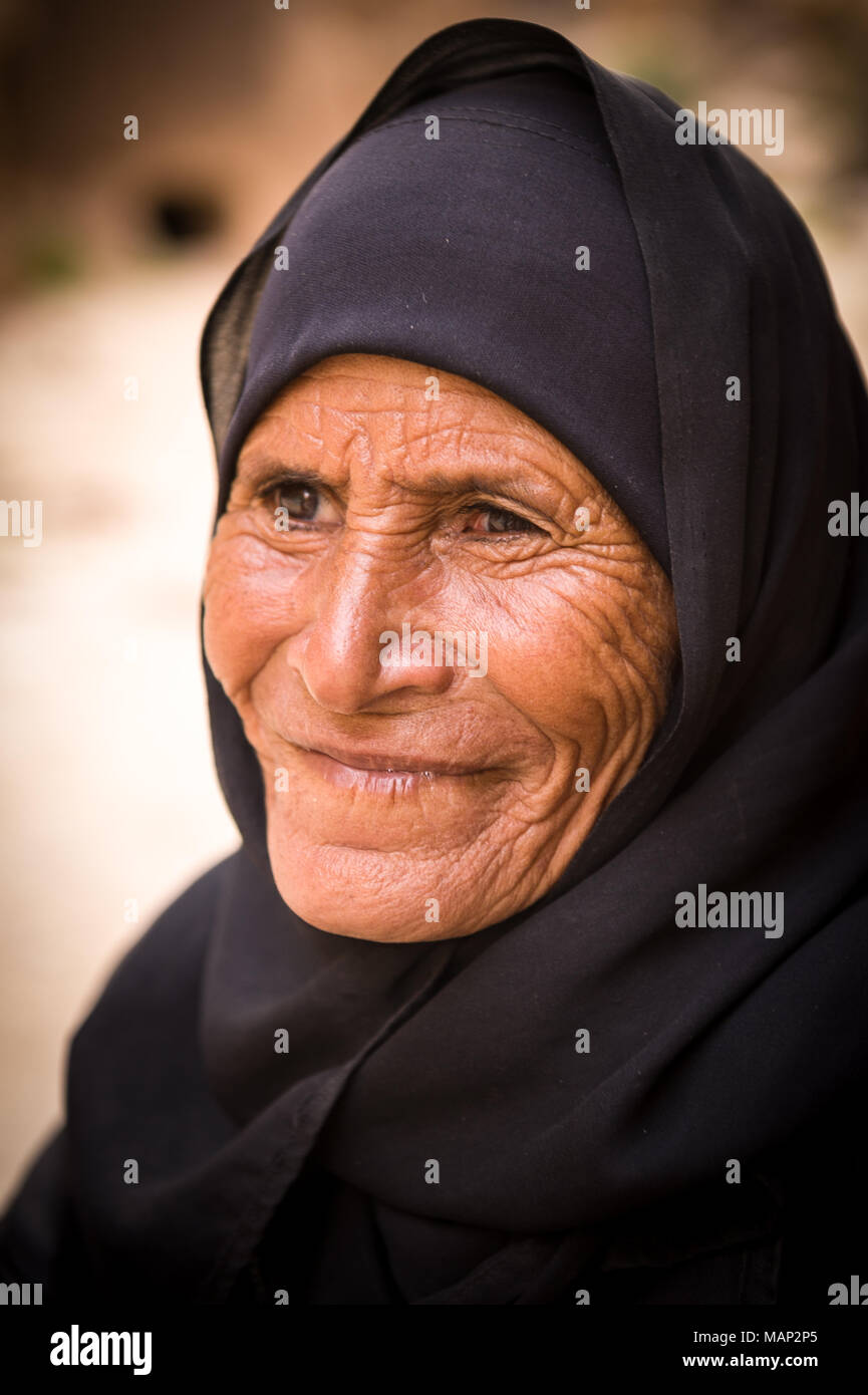 Bédouins à Little Petra ou Siq al-Barid le site archéologique situé au nord de la ville de Petra et Wadi Musa. Banque D'Images