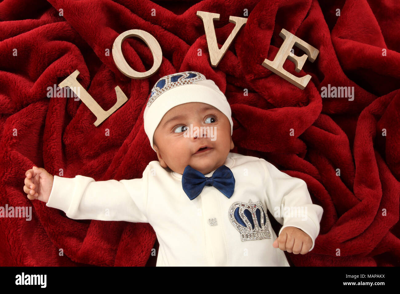 10 semaine vieux garçon bébé ethnique, de l'AMOUR Banque D'Images