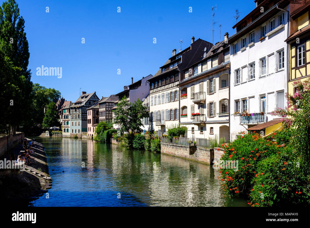 Maisons au bord de la rivière, IIl, La Petite France, Strasbourg, Alsace, France, Europe, Banque D'Images