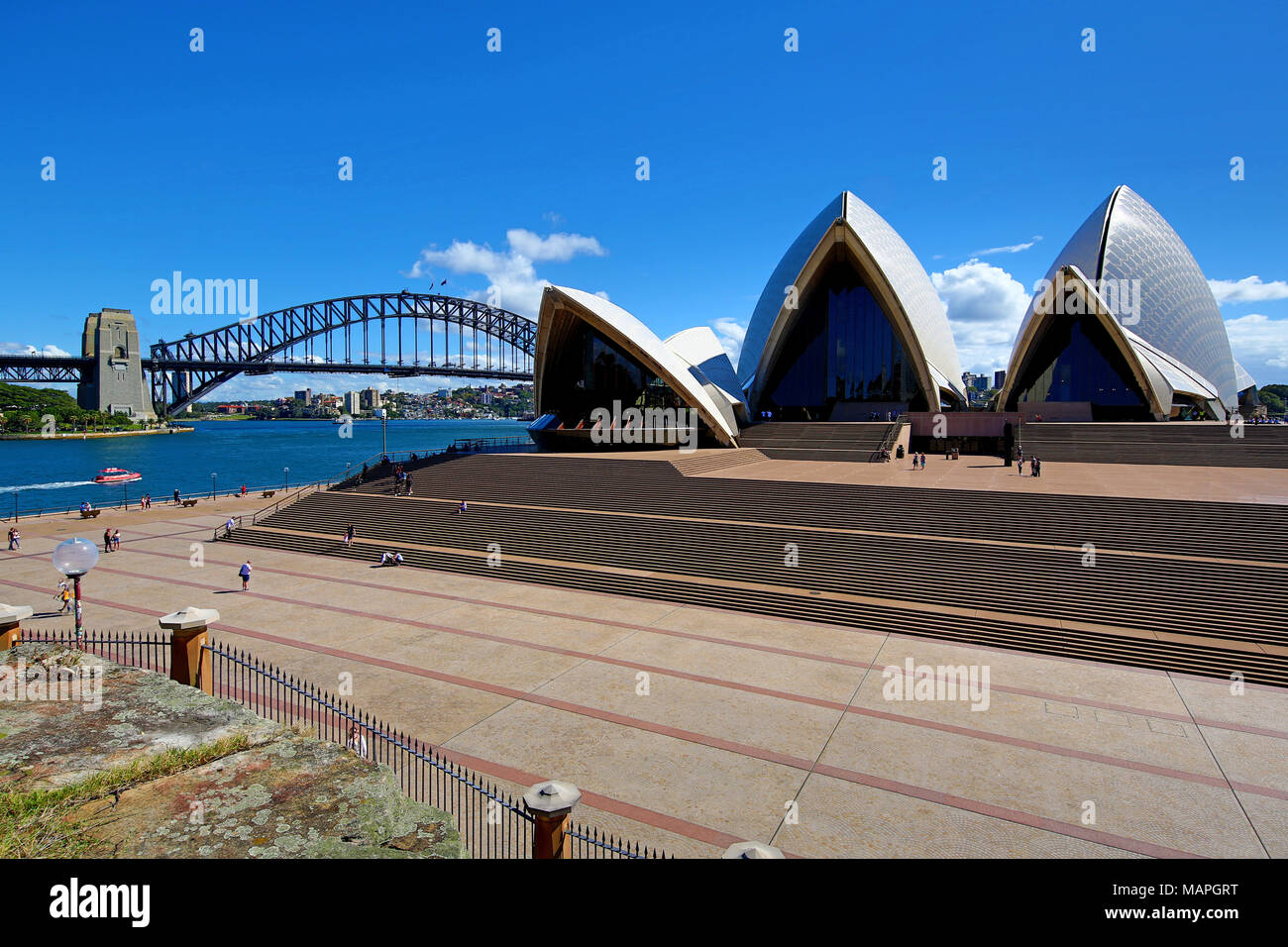 Opéra de Sydney et le Harbour Bridge, Sydney, New South Wales, Australia Banque D'Images