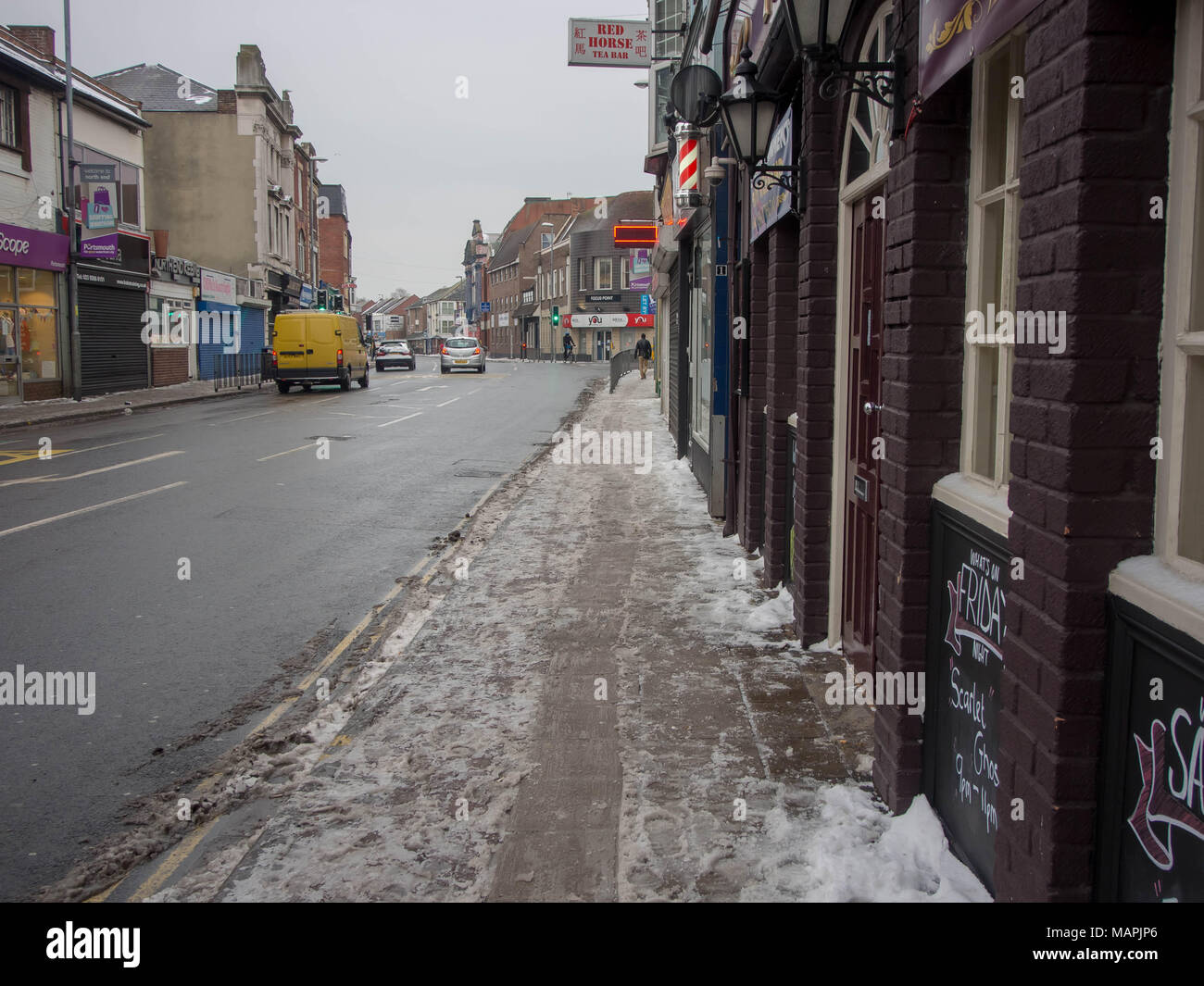 Un couvert de neige et de glace city street Banque D'Images