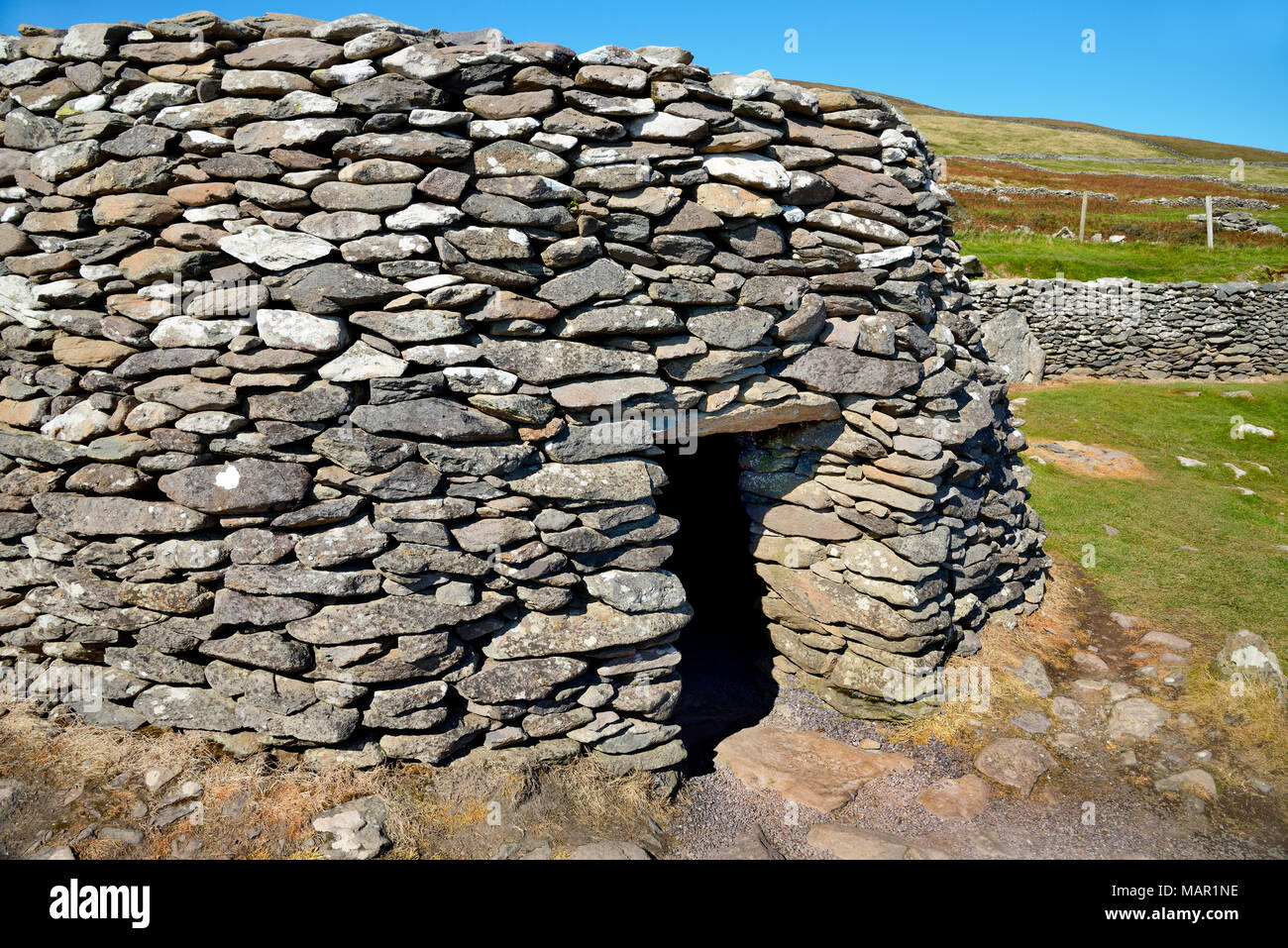 Beehive huts, Fahan, Slea Head, péninsule de Dingle, façon sauvage de l'Atlantique, dans le comté de Kerry, Munster, République d'Irlande, Europe Banque D'Images
