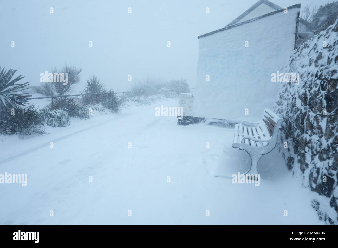 St Ives en Cornouailles couvertes de neige. La neige est arrivée avec la Bête de l'Est Banque D'Images