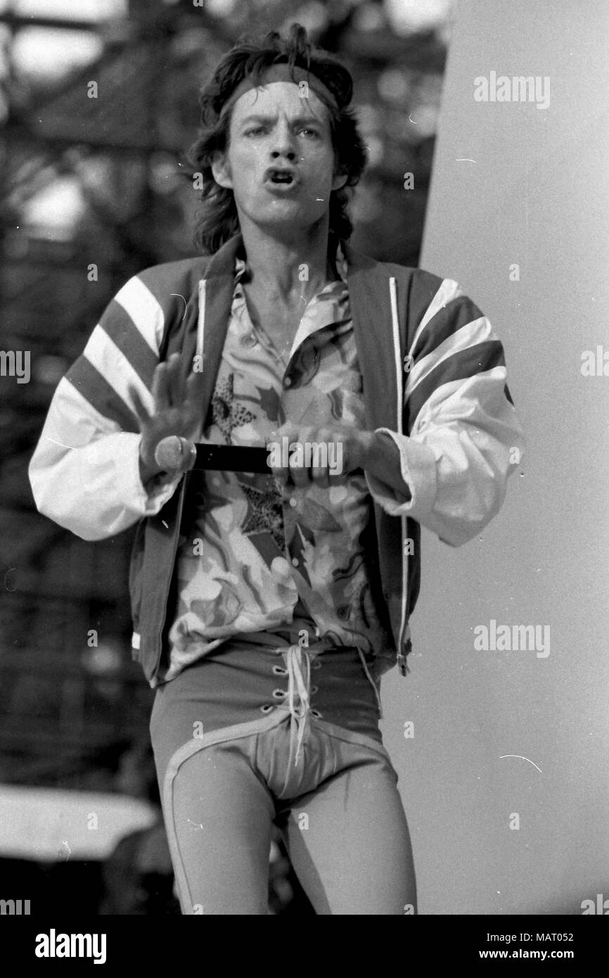 Mick Jagger des Rolling Stones Roundhay Leeds 1982/crédit Paul Cousans pour Hickes Banque D'Images