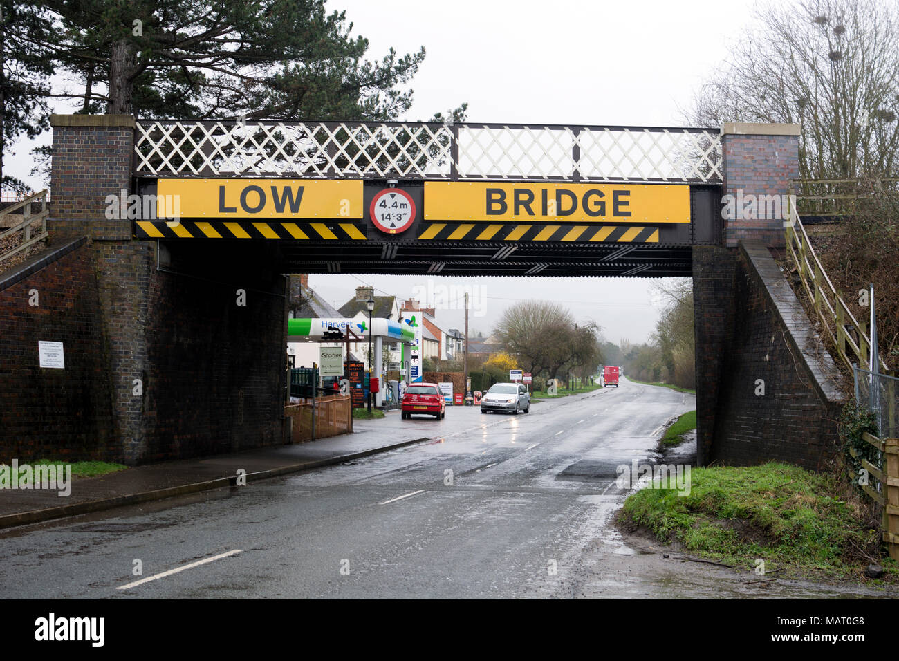 Un pont routier à proximité de la gare ferroviaire de Broadway, Gloucestershire et fer à vapeur de Warwickshire, Worcestershire, Royaume-Uni Banque D'Images