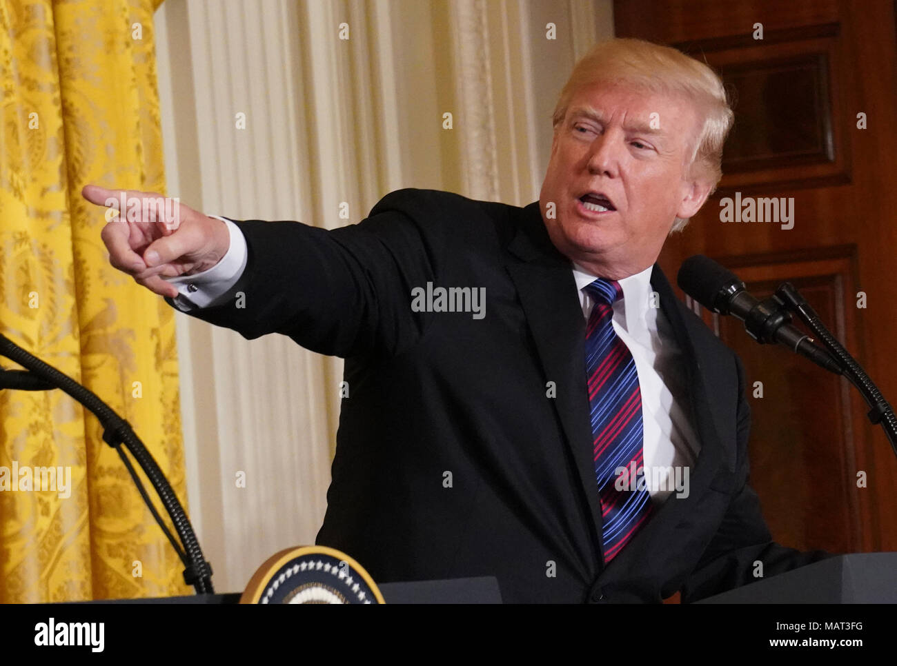 Washington, USA. 3 avril, 2018. Le président Donald Trump participe à une conférence de presse avec les dirigeants des Etats baltes le 3 avril 2018. Photo par Dennis Brack Crédit : Dennis Brack/Alamy Live News Banque D'Images
